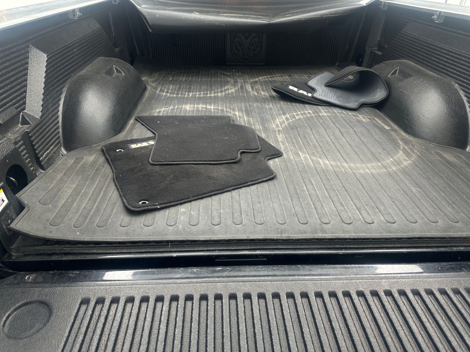 Thumbnail: 2019 RAM 1500 Classic - 7