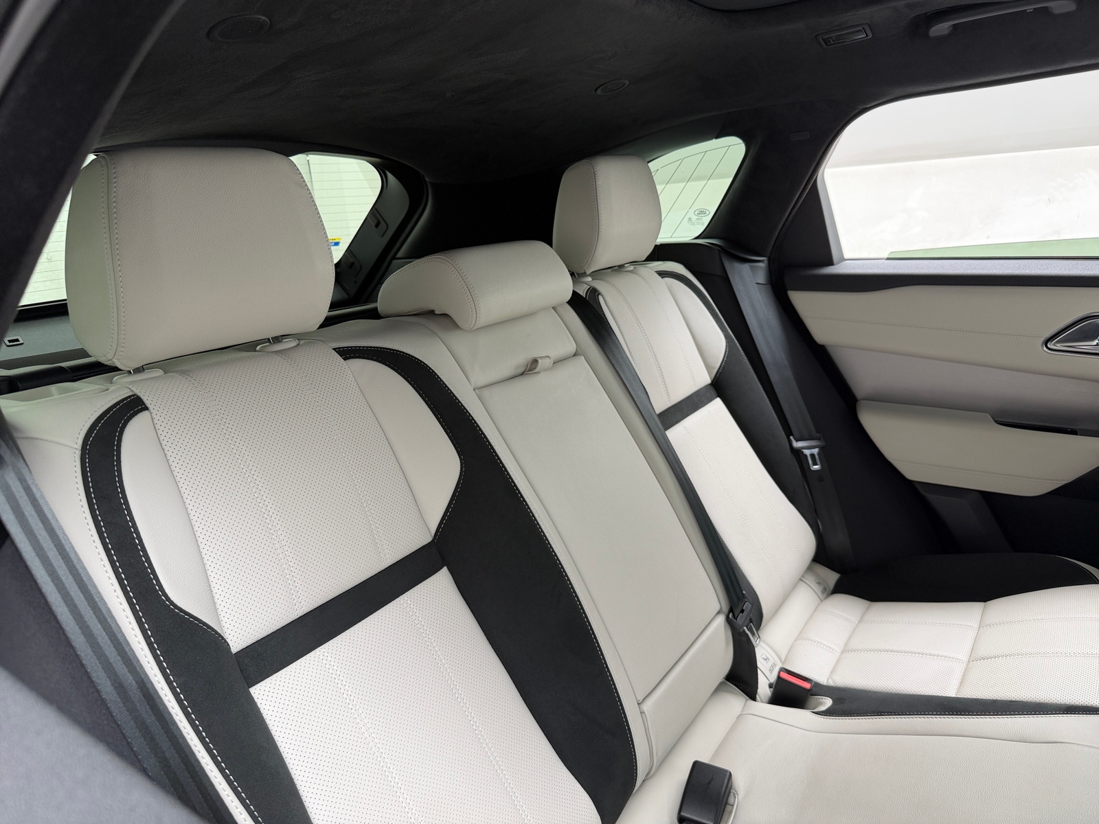 Thumbnail: 2023 Land Rover Range Rover Velar - 5