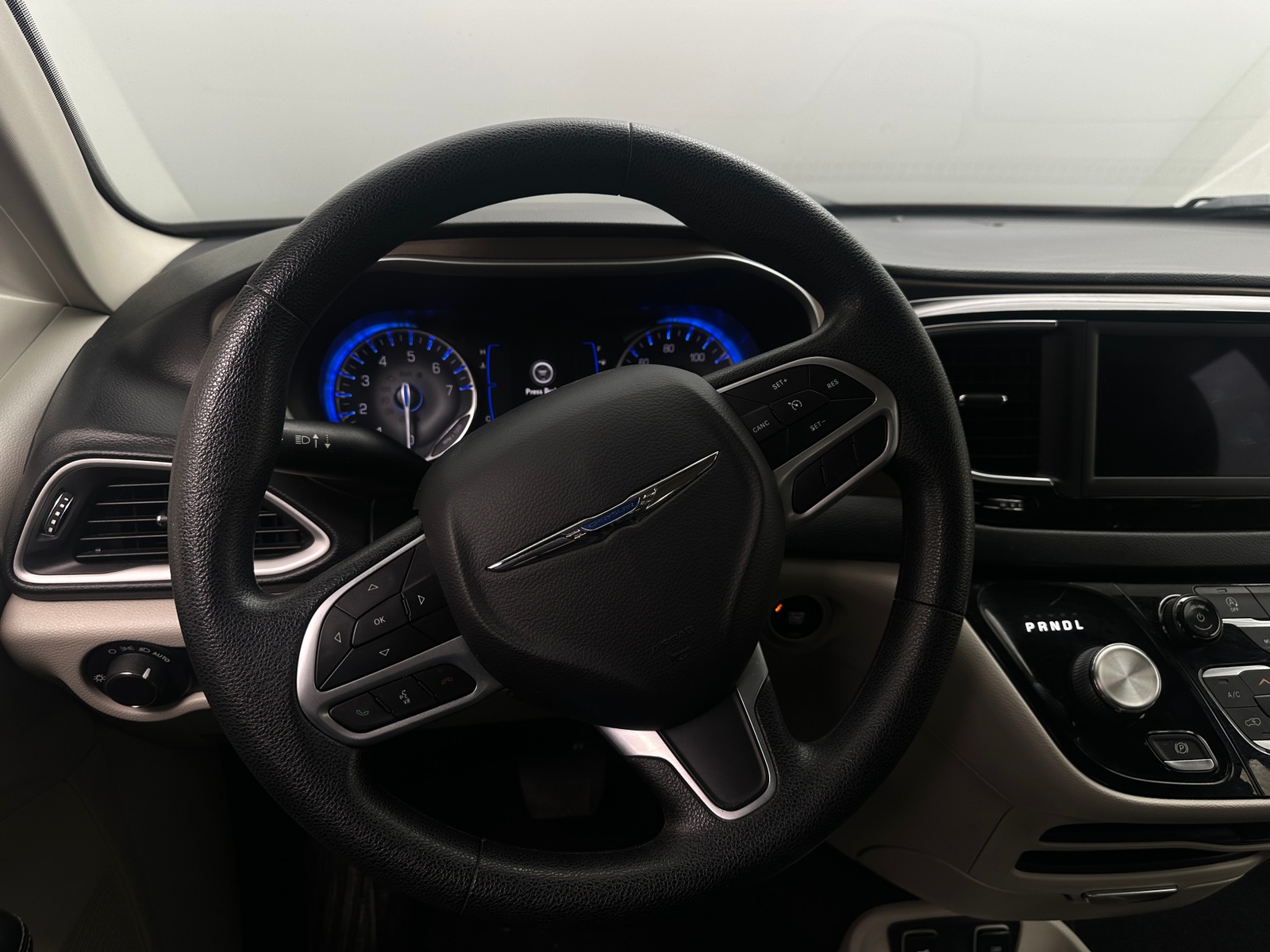 Thumbnail: 2020 Chrysler Voyager - 4