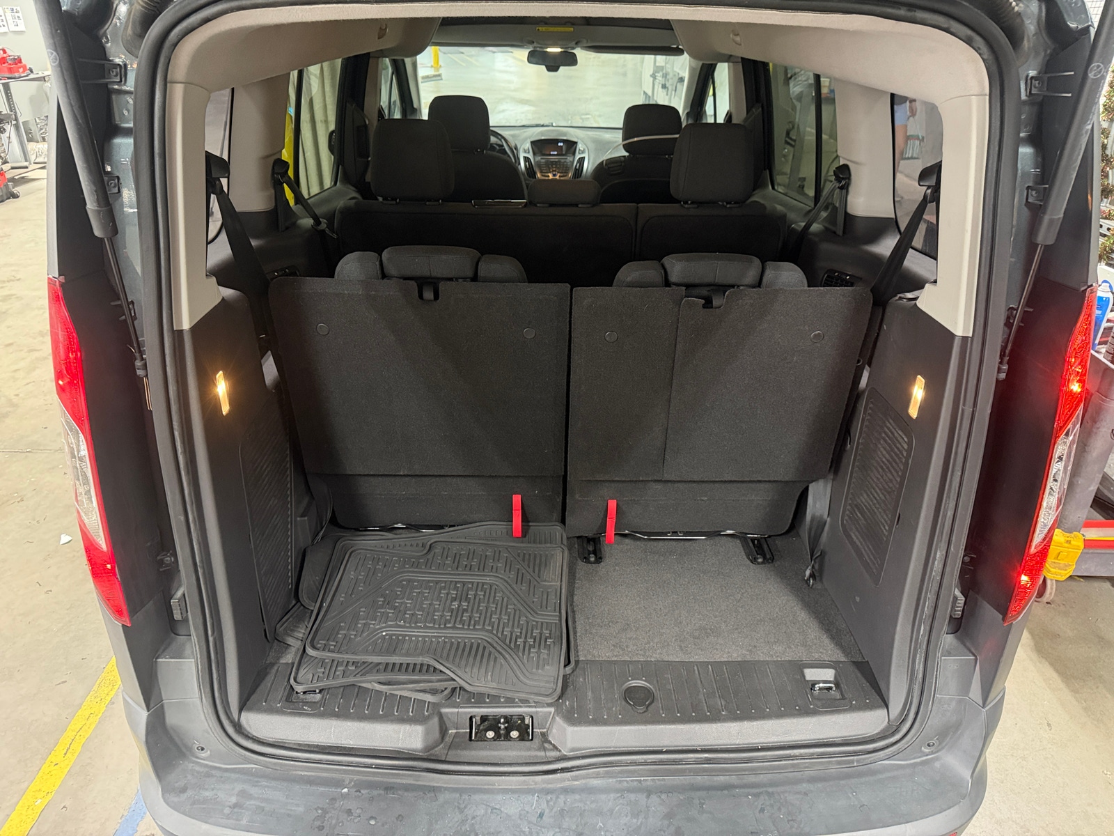 Thumbnail: 2018 Ford Transit Series - 7