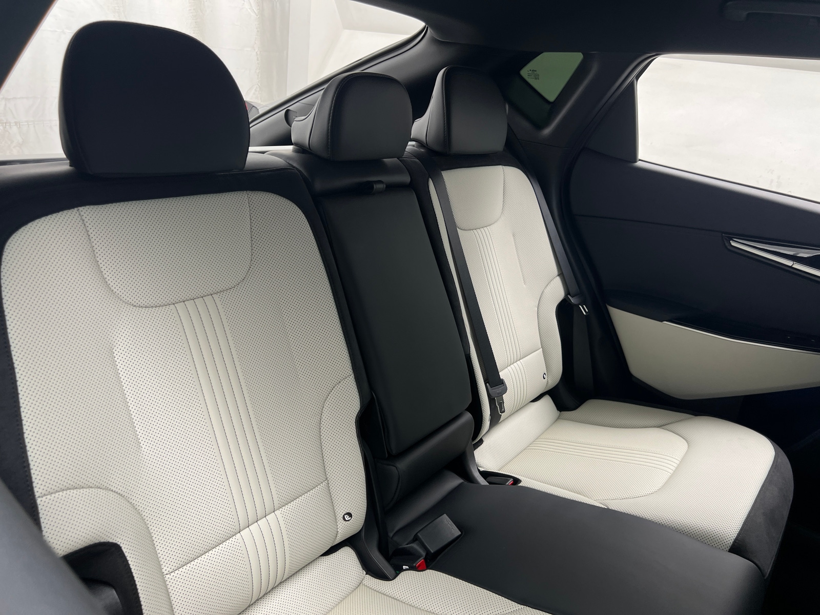 Thumbnail: 2023 Kia EV6 - 5