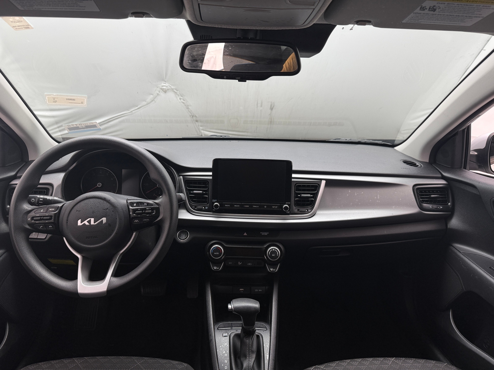 Thumbnail: 2022 Kia Rio - 3