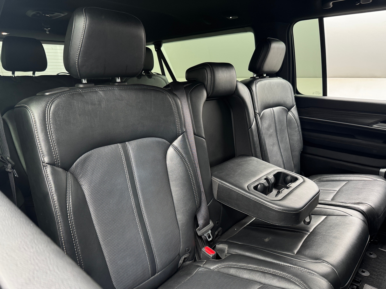 Thumbnail: 2024 Jeep Wagoneer - 5
