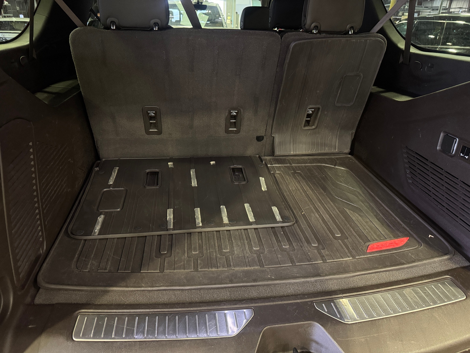 Thumbnail: 2021 GMC Yukon XL - 6
