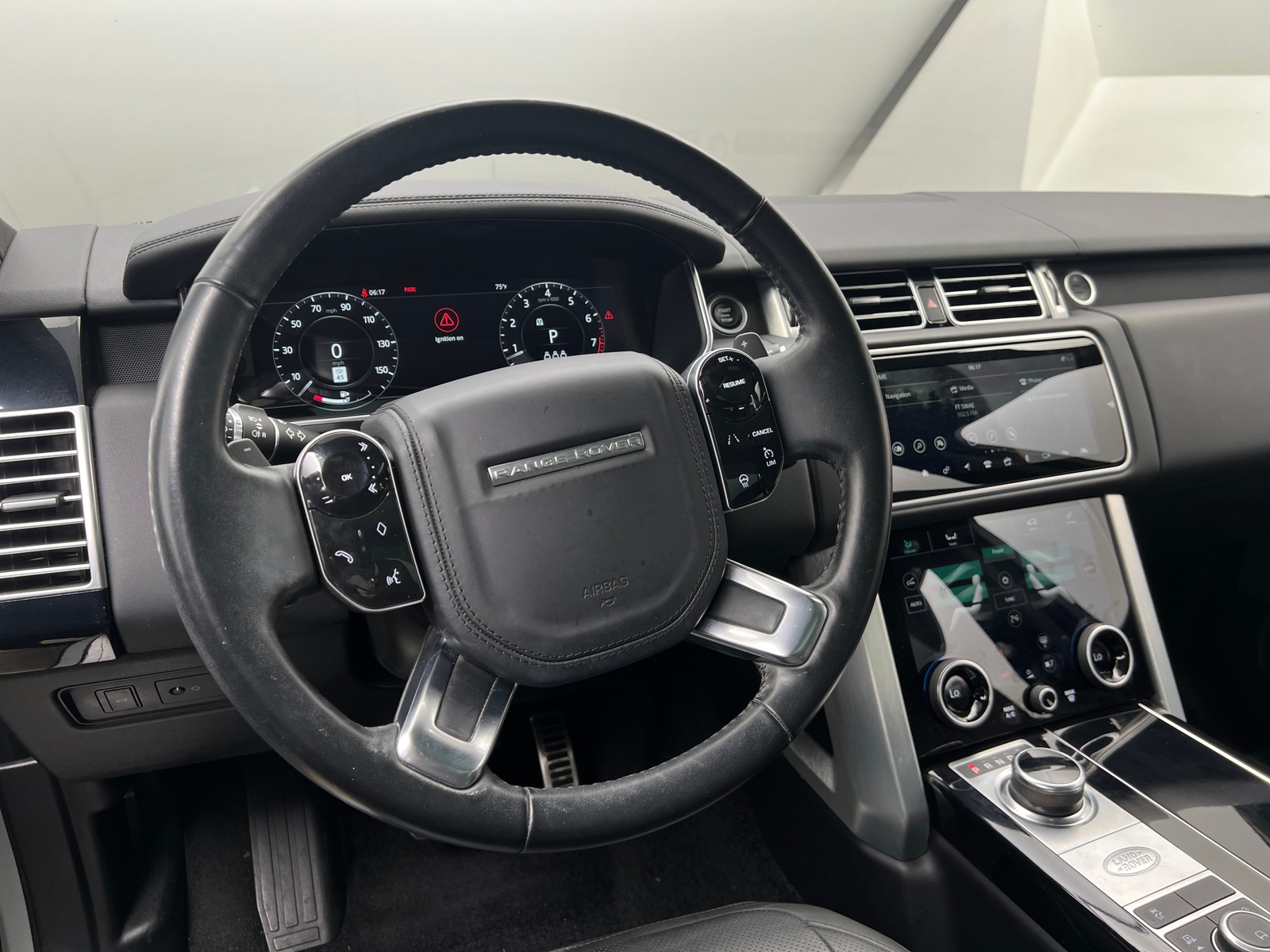 Thumbnail: 2022 Land Rover Range Rover - 4