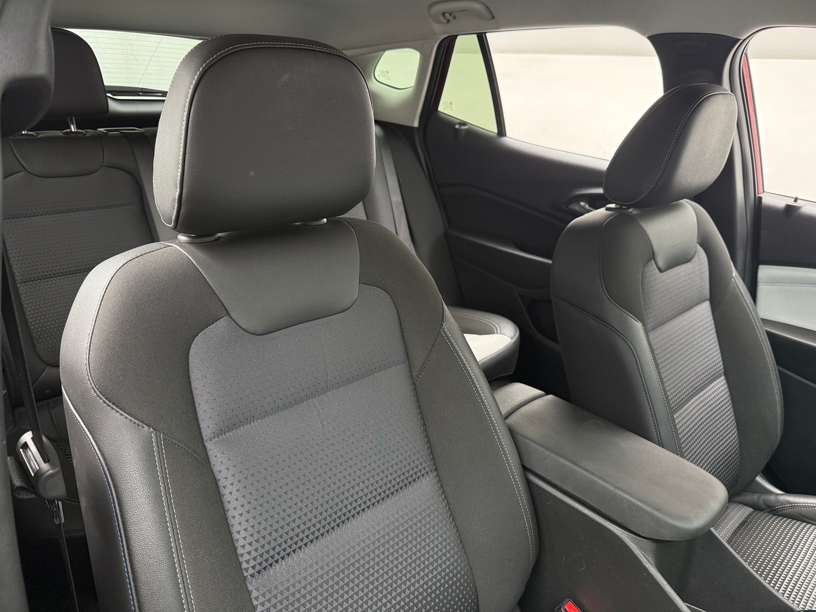 Thumbnail: 2025 Chevrolet Trax - 2