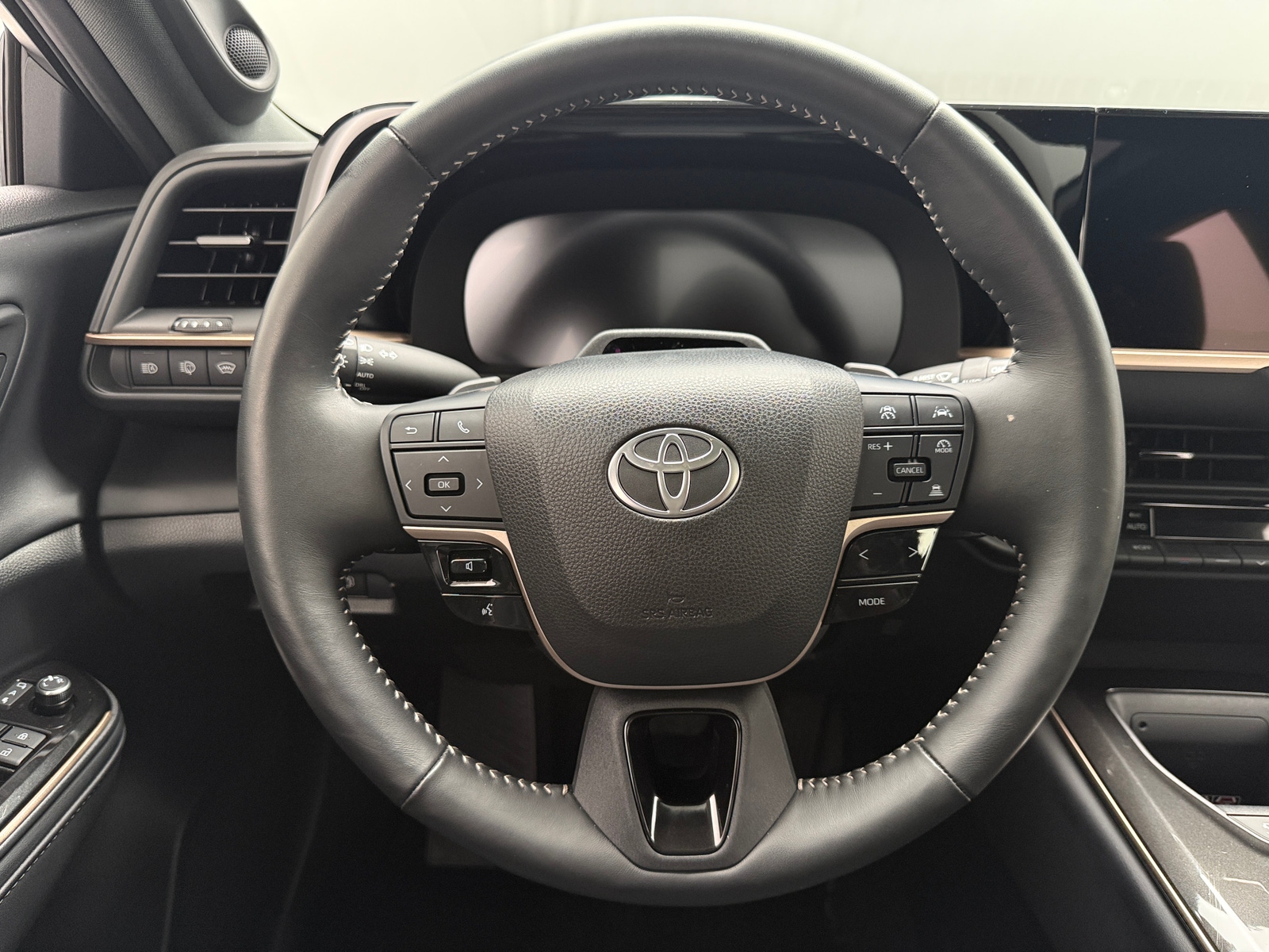 Thumbnail: 2025 Toyota Crown Signia - 4