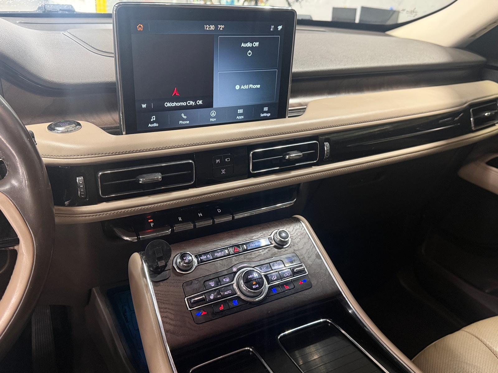 Thumbnail: 2020 Lincoln Aviator - 3