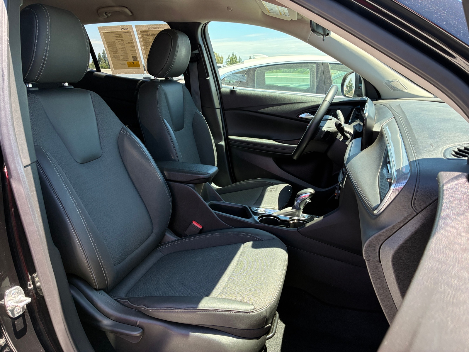 Thumbnail: 2025 Buick Encore GX - 2