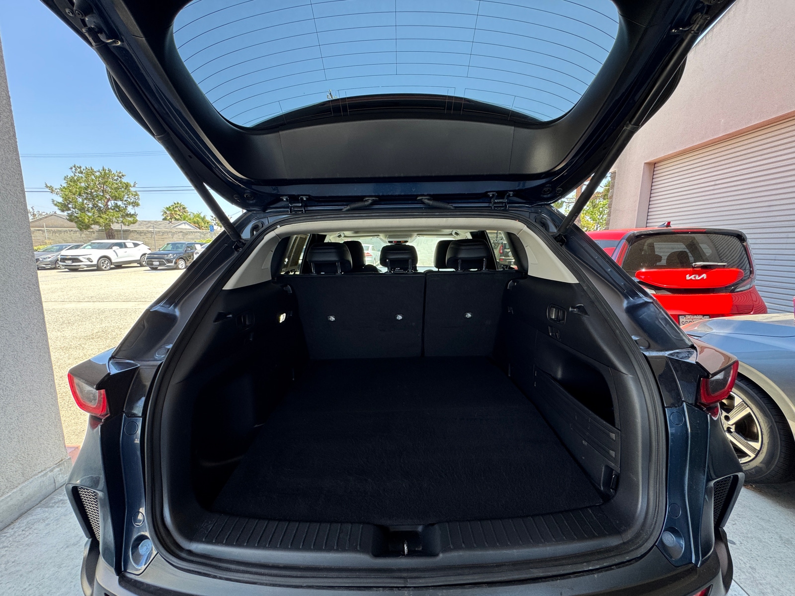 Thumbnail: 2025 Mazda CX-50 - 6