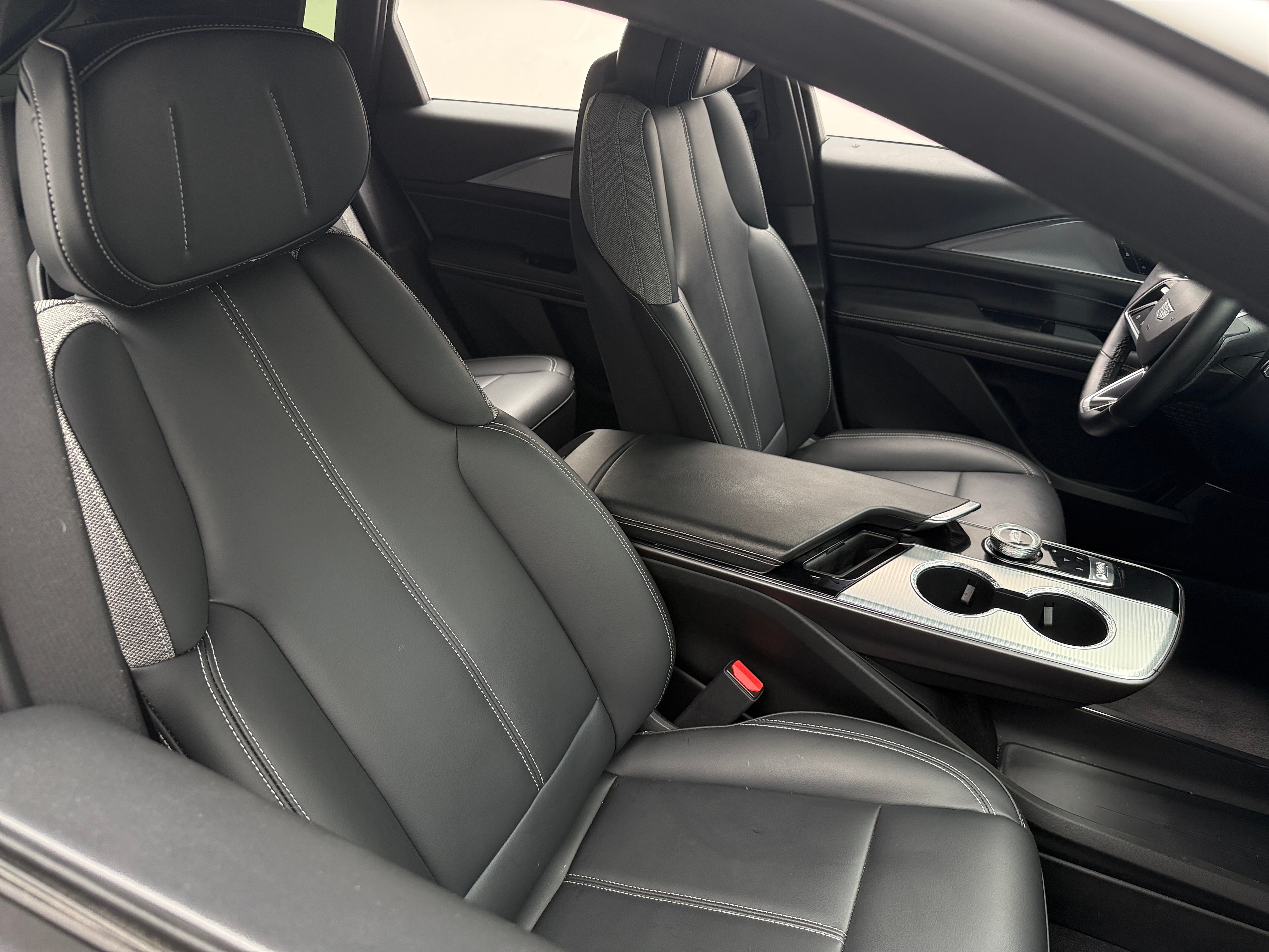 2024 Cadillac LYRIQ