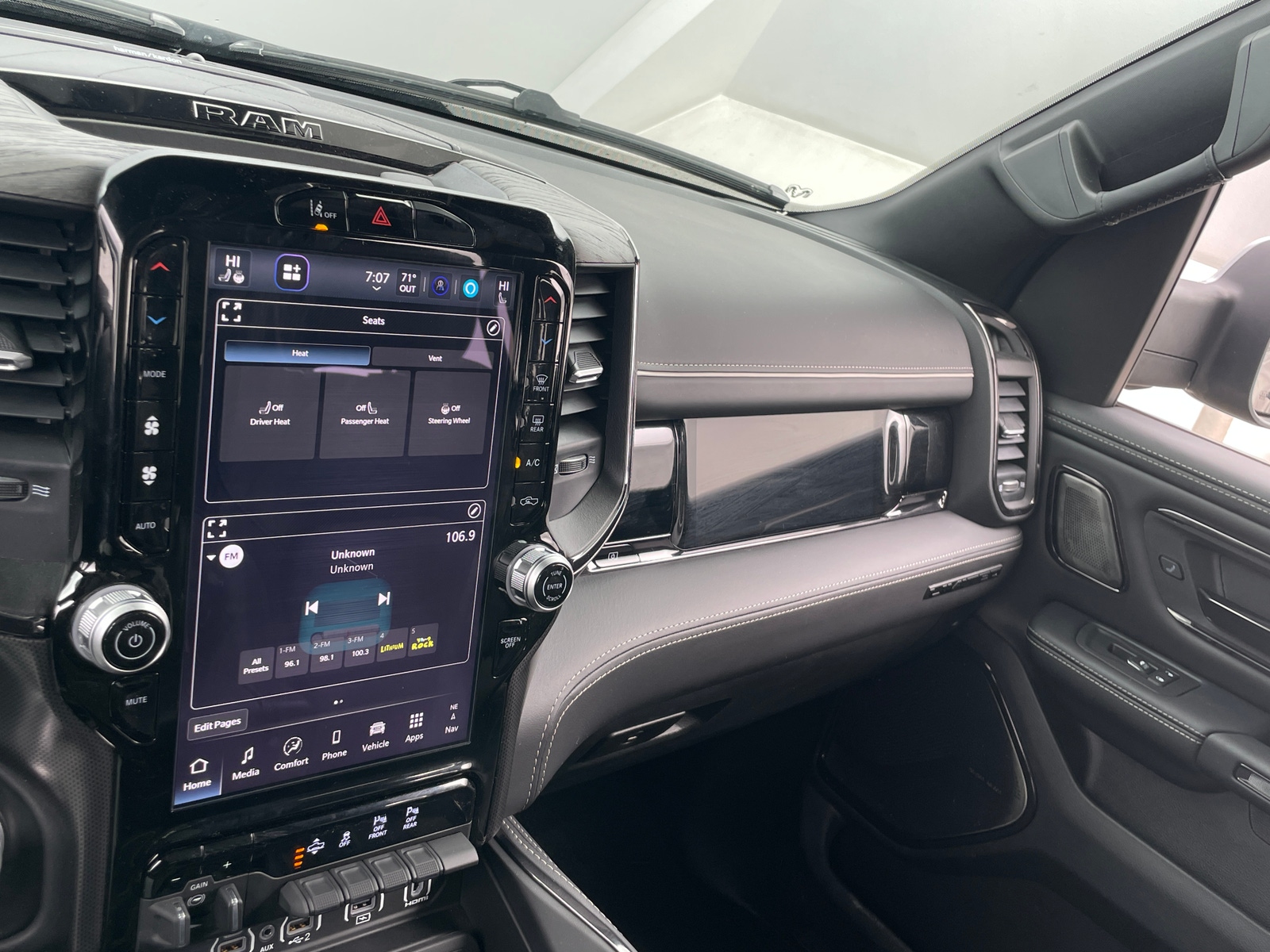 Thumbnail: 2026 RAM 1500 - 3