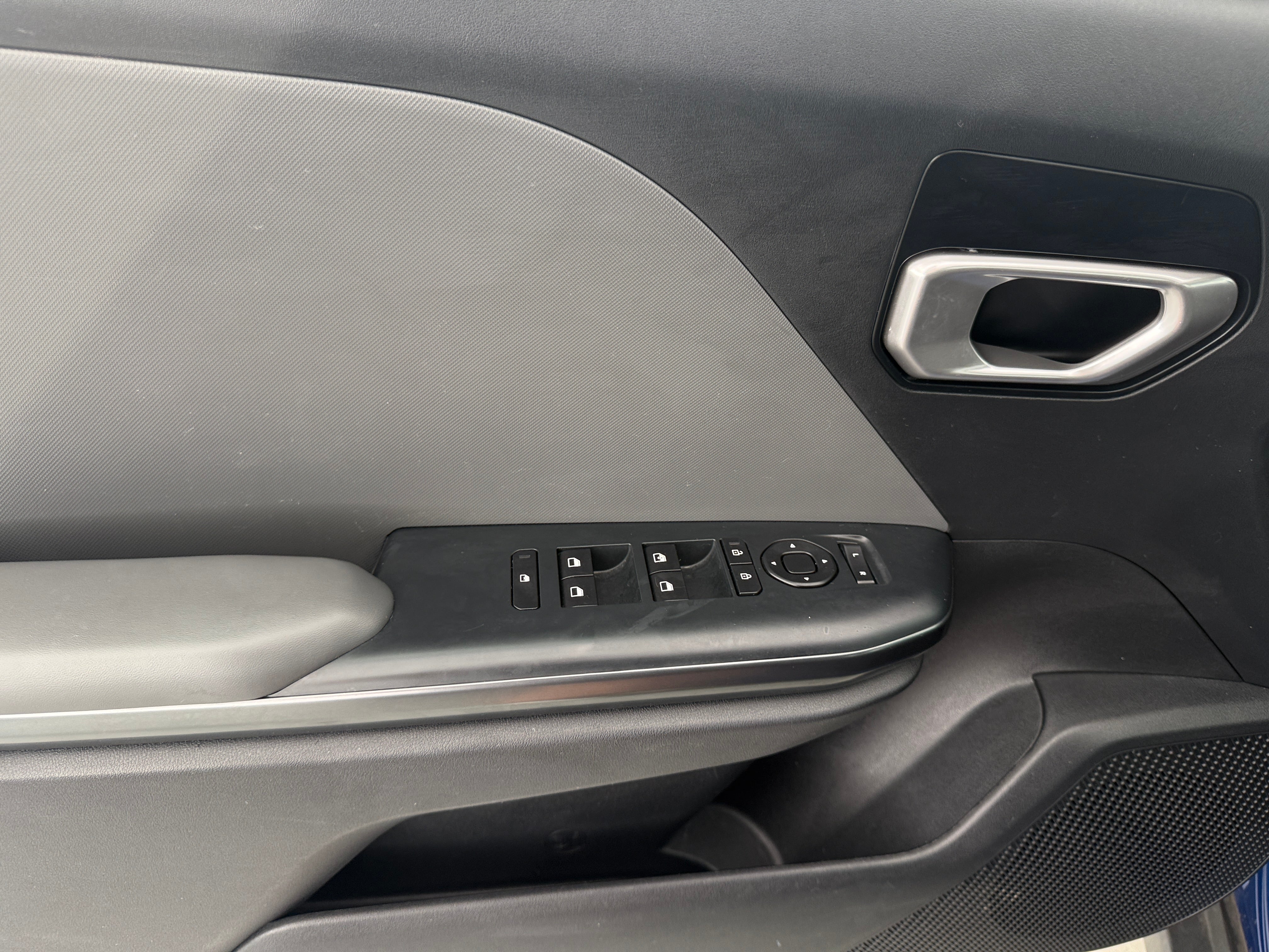 2025 Kia K4 LXS - Photo 10
