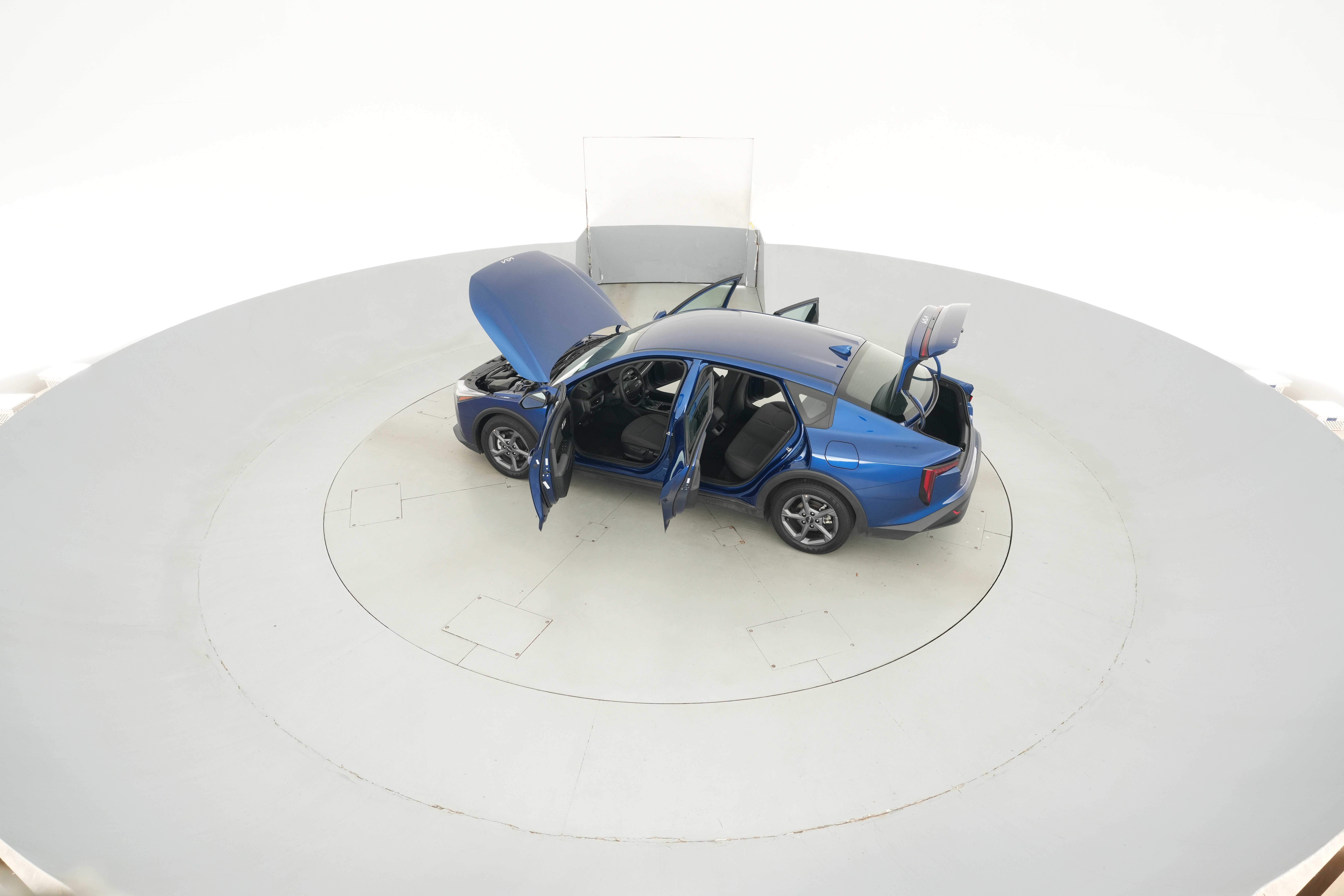 2025 Kia K4 LXS - Photo 40