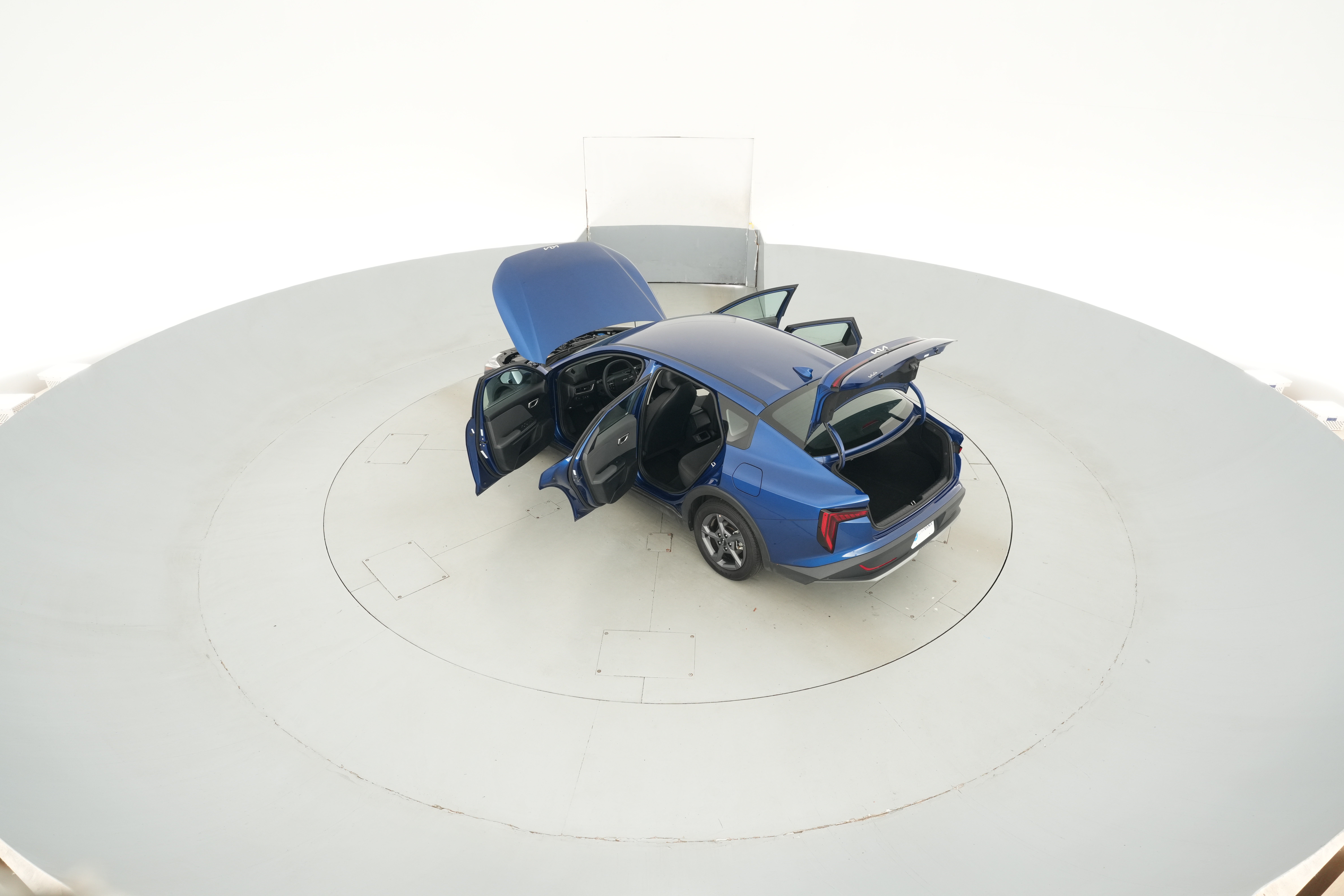 2025 Kia K4 LXS - Photo 41