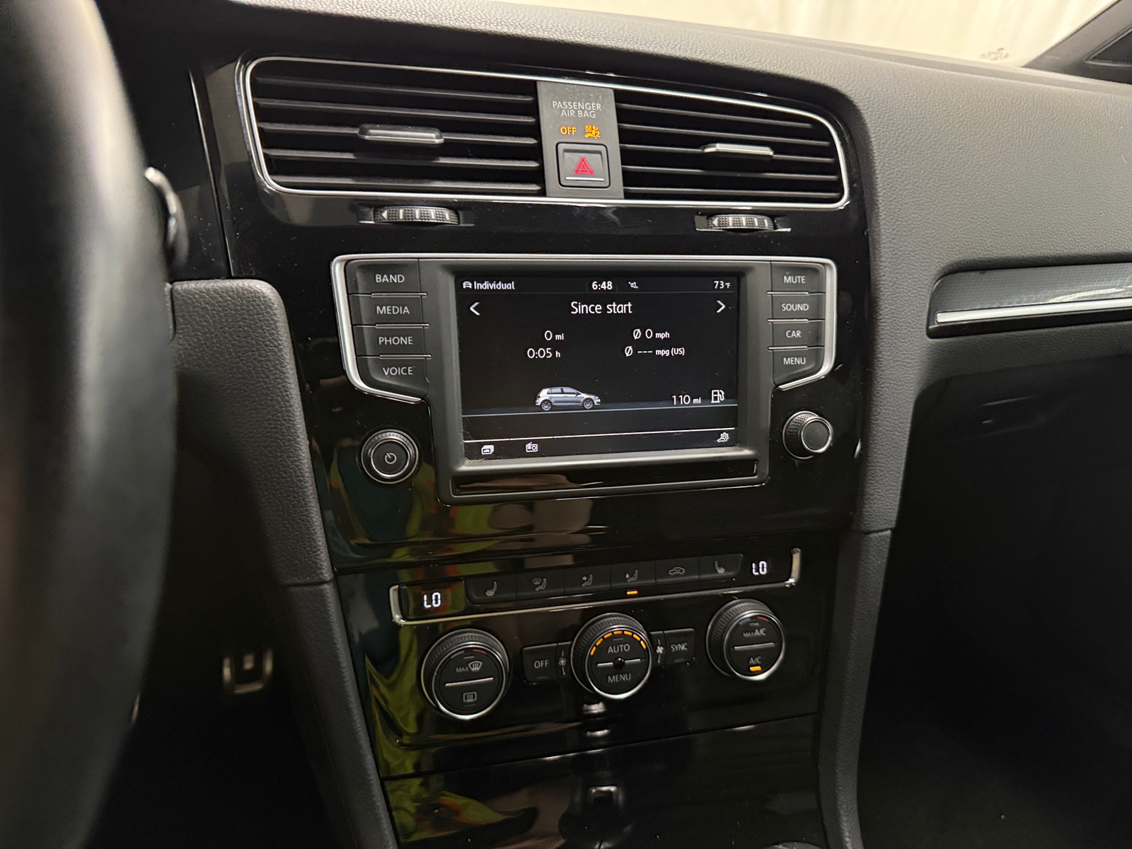 Thumbnail: 2016 Volkswagen Golf - 3