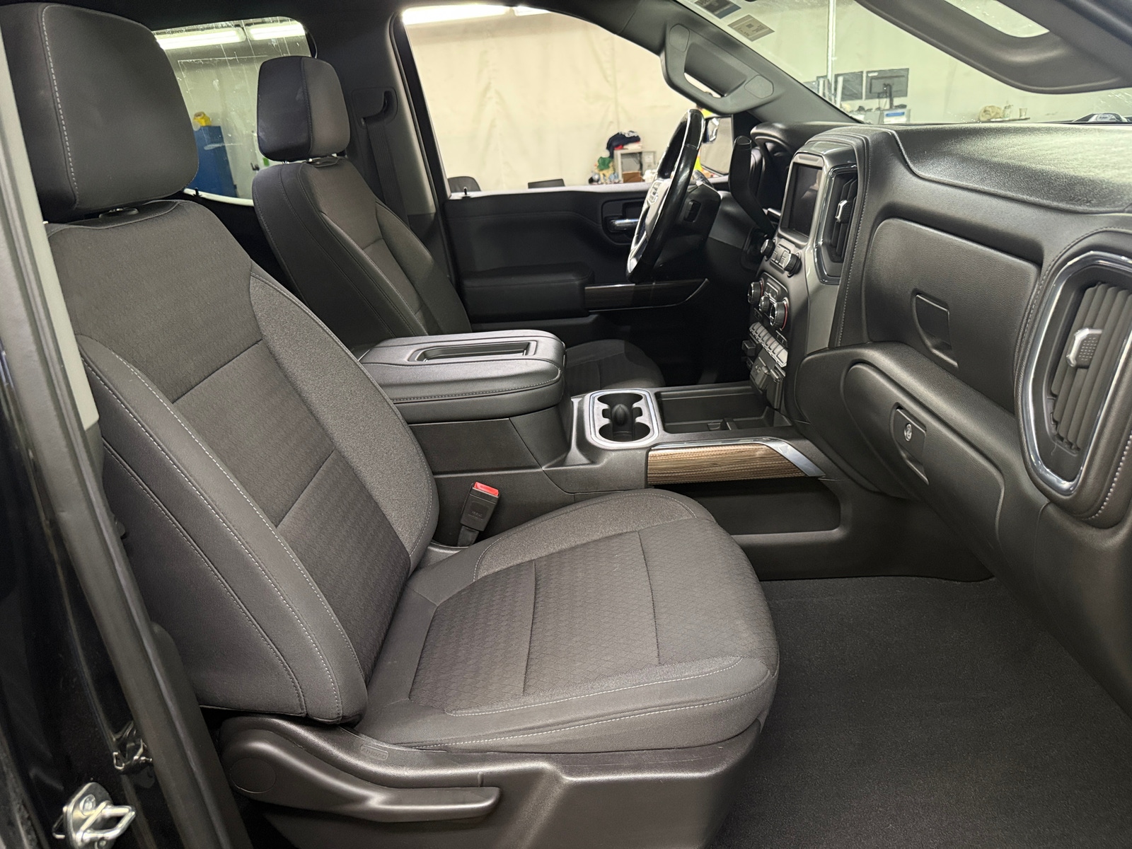 Thumbnail: 2020 Chevrolet Silverado 1500 - 2