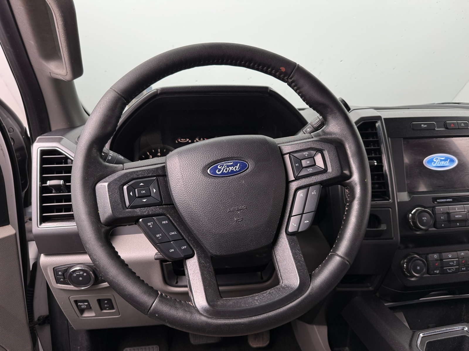 Thumbnail: 2019 Ford Econoline - 5
