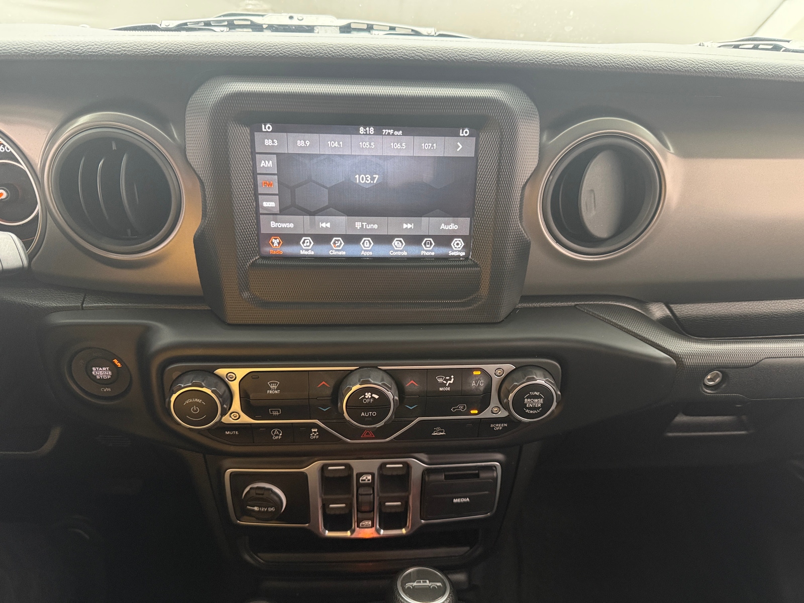 Thumbnail: 2023 Jeep Gladiator - 4