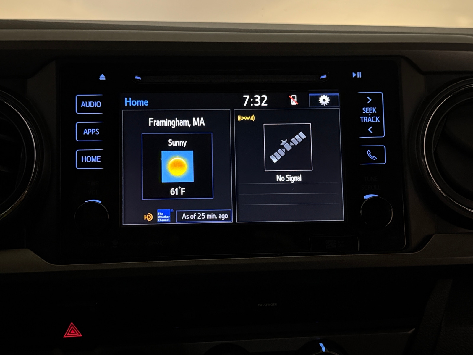 Thumbnail: 2016 Toyota Tacoma - 4