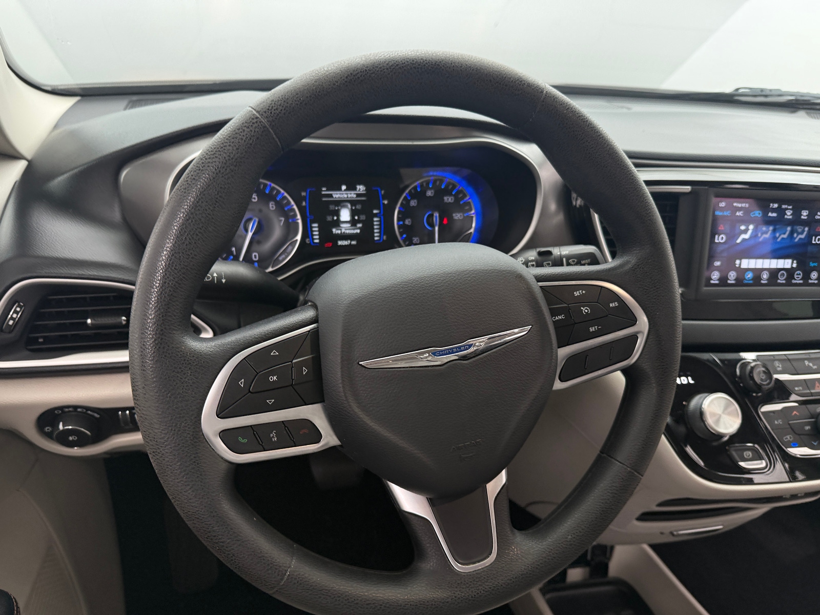 Thumbnail: 2020 Chrysler Pacifica - 5