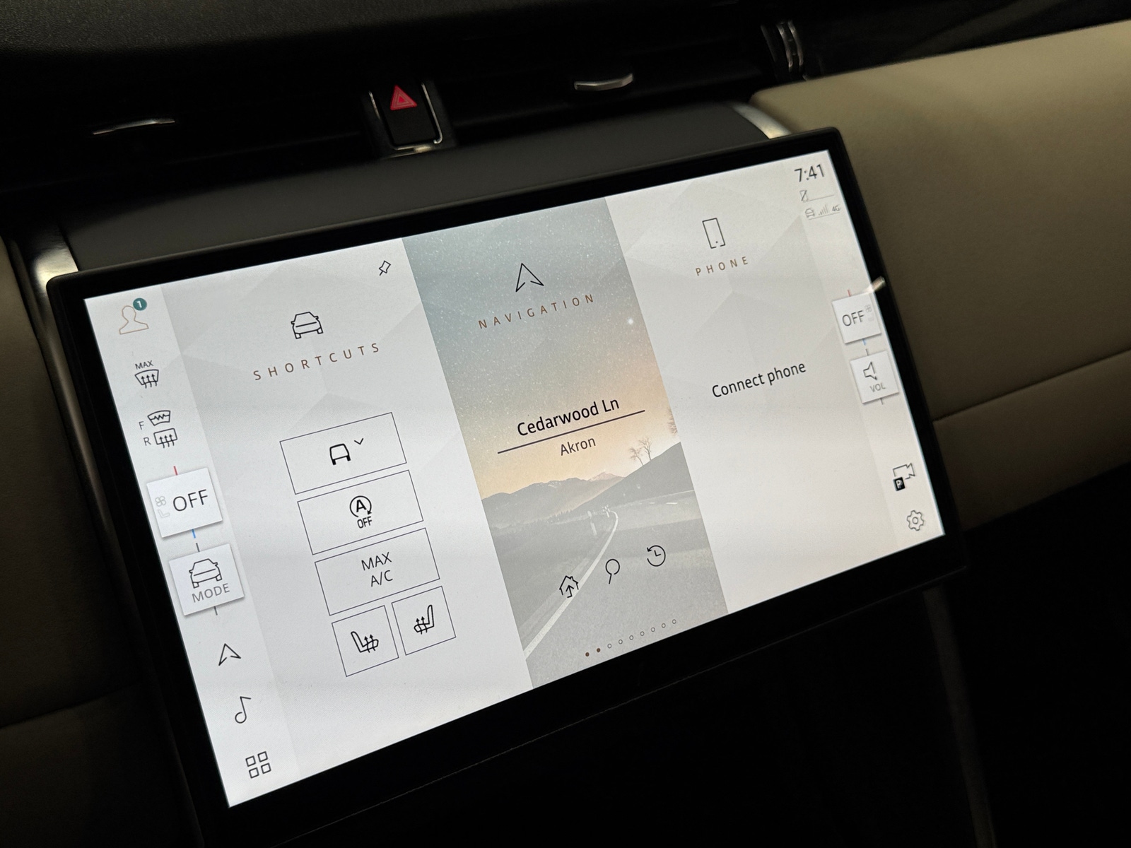 Thumbnail: 2025 Land Rover Discovery Sport - 3