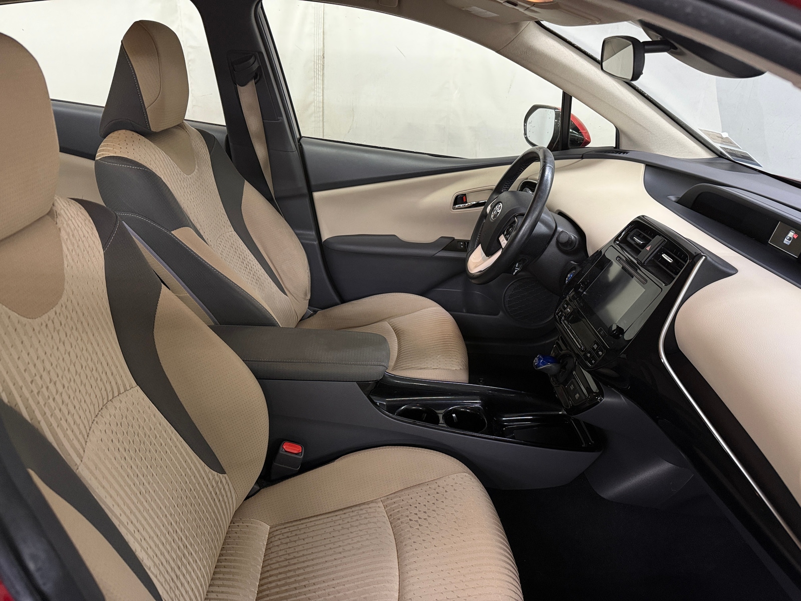 Thumbnail: 2017 Toyota Prius - 2