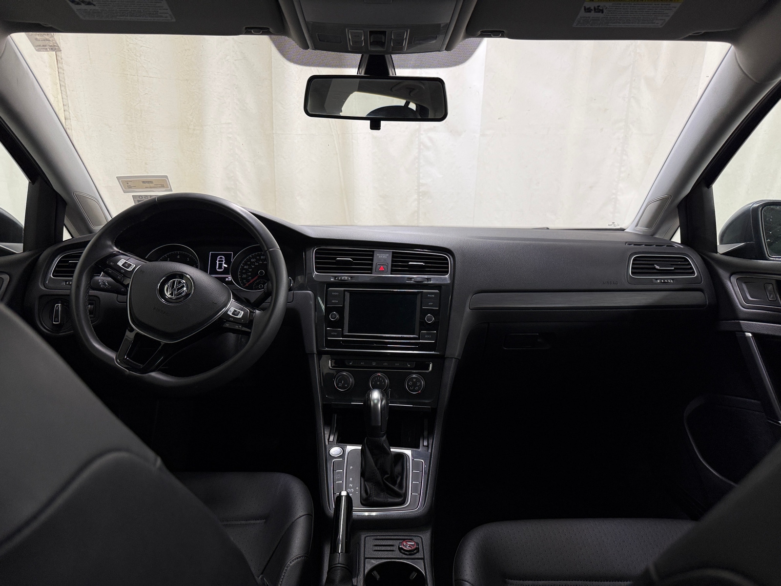 Thumbnail: 2021 Volkswagen Golf - 2