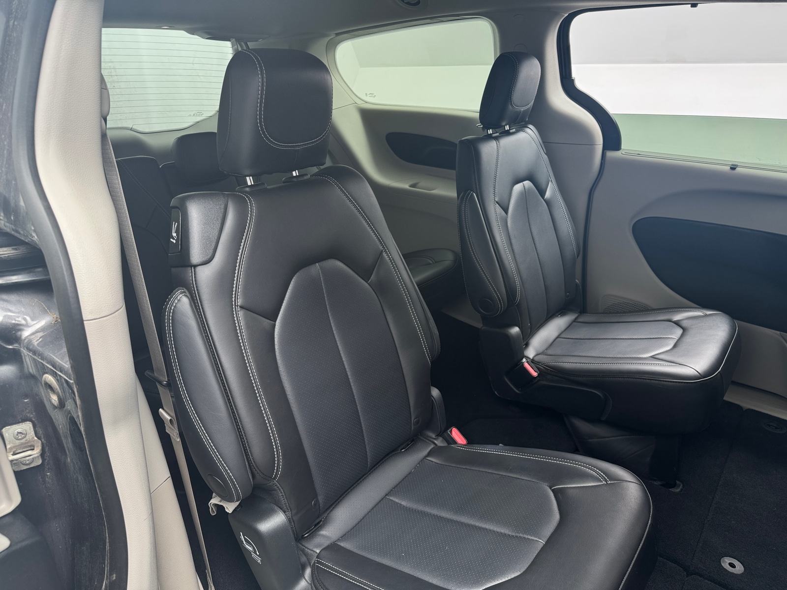 Thumbnail: 2023 Chrysler Pacifica - 5