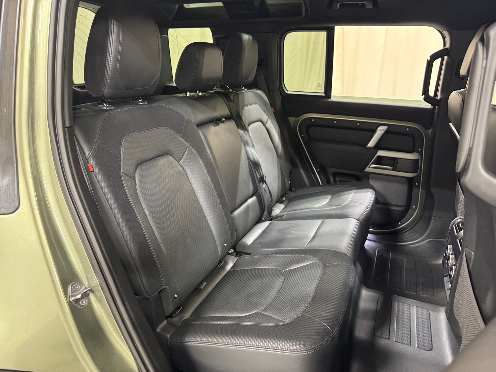 Thumbnail: 2023 Land Rover Defender - 5