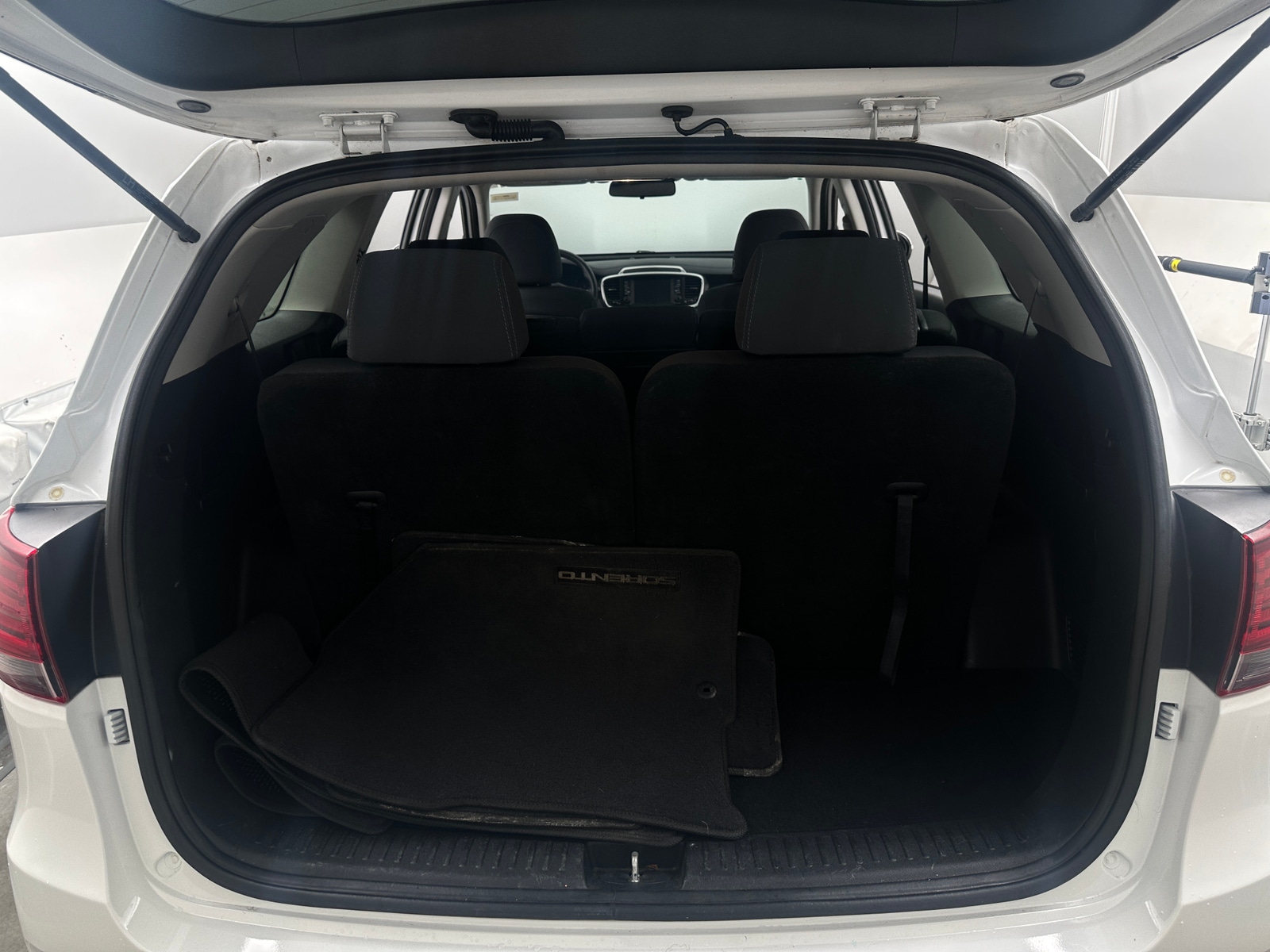 Thumbnail: 2019 Kia Sorento - 7