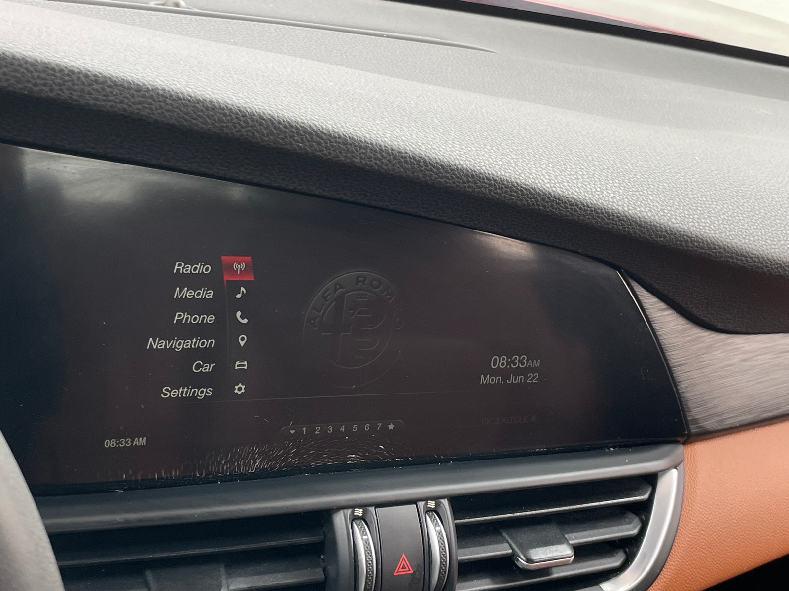 Thumbnail: 2018 Alfa Romeo Giulia - 3