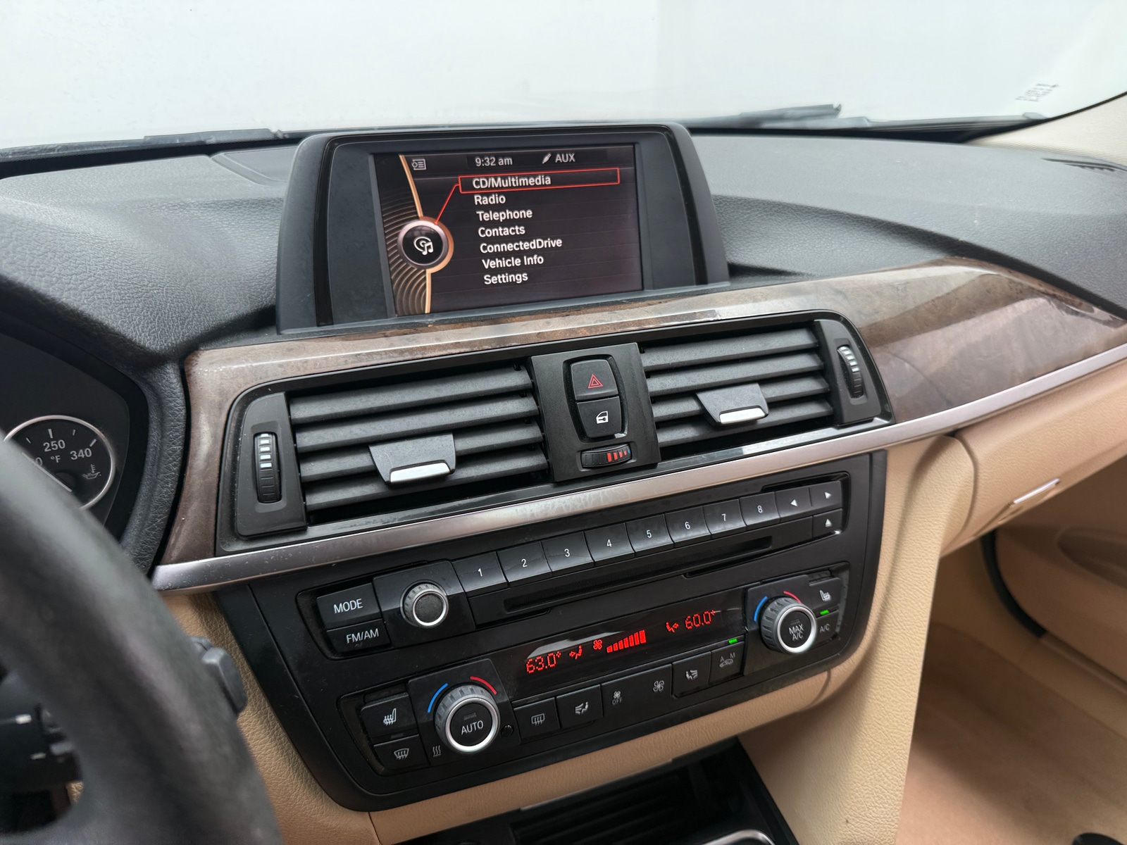 Thumbnail: 2014 BMW 3 Series - 3
