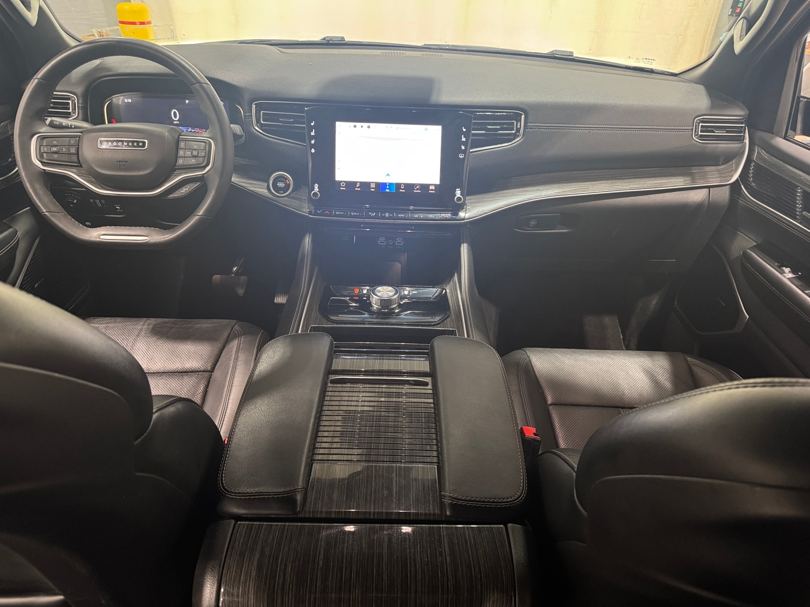 Thumbnail: 2022 Jeep Wagoneer - 2