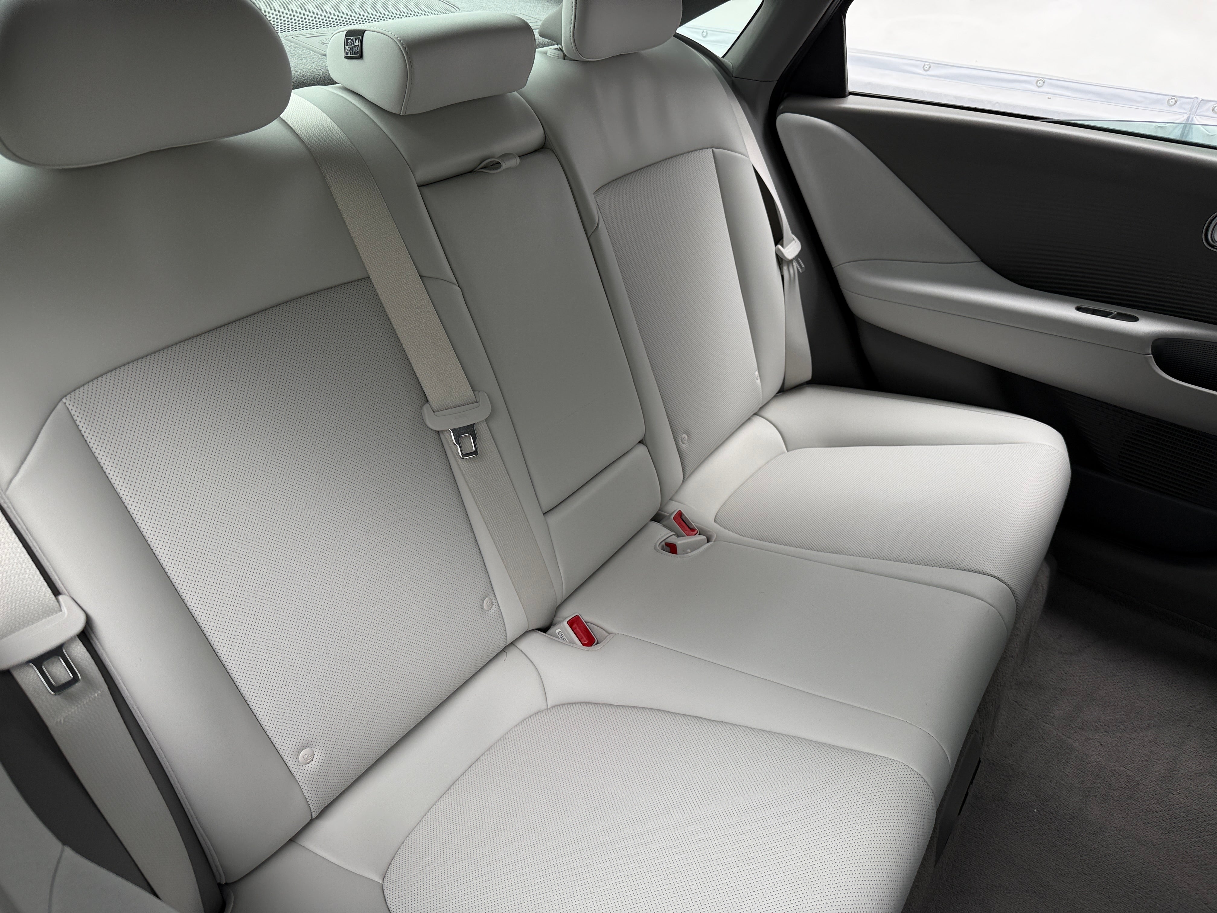 Used 2025 Hyundai IONIQ 6 Limited with VIN KMHM54AC8SA084452 for sale in Auburn, WA