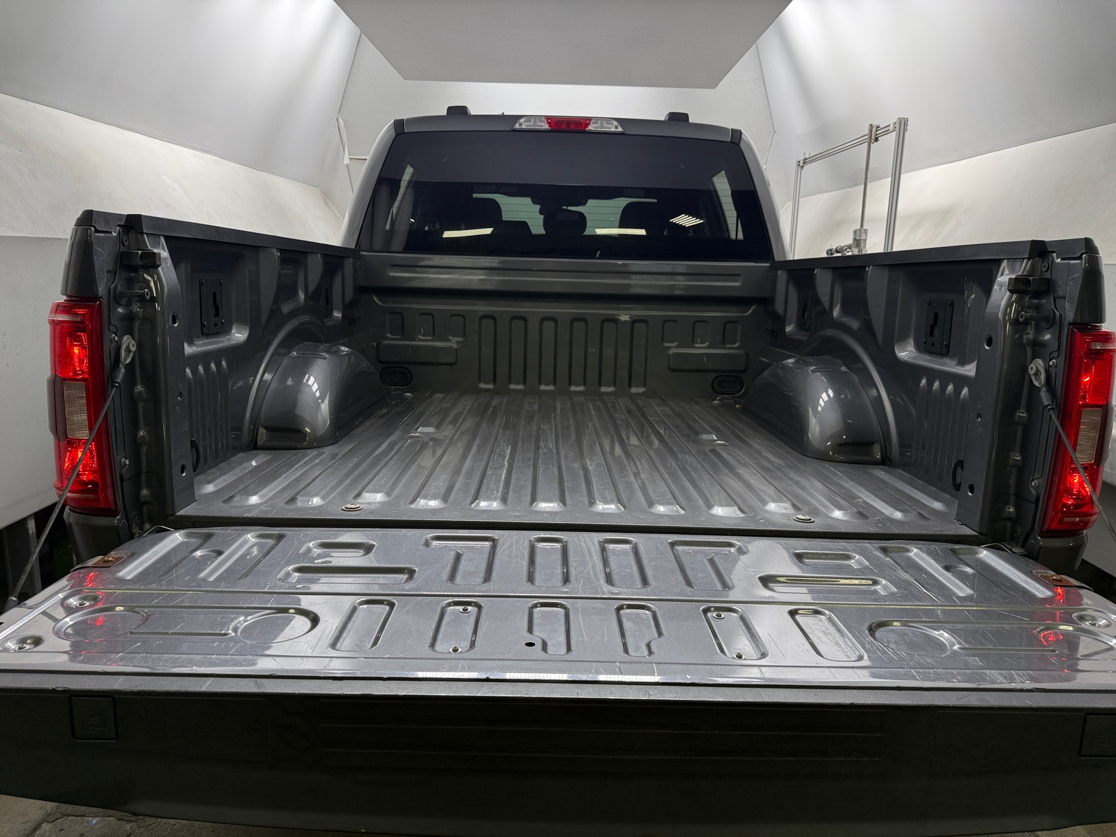 Thumbnail: 2021 Ford Econoline - 7