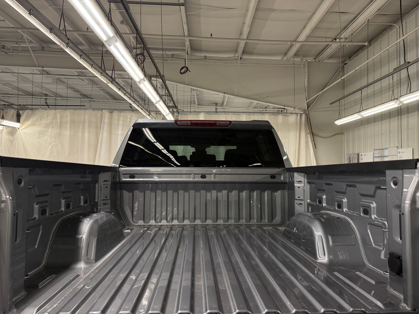 Thumbnail: 2026 Chevrolet Silverado 1500 - 7
