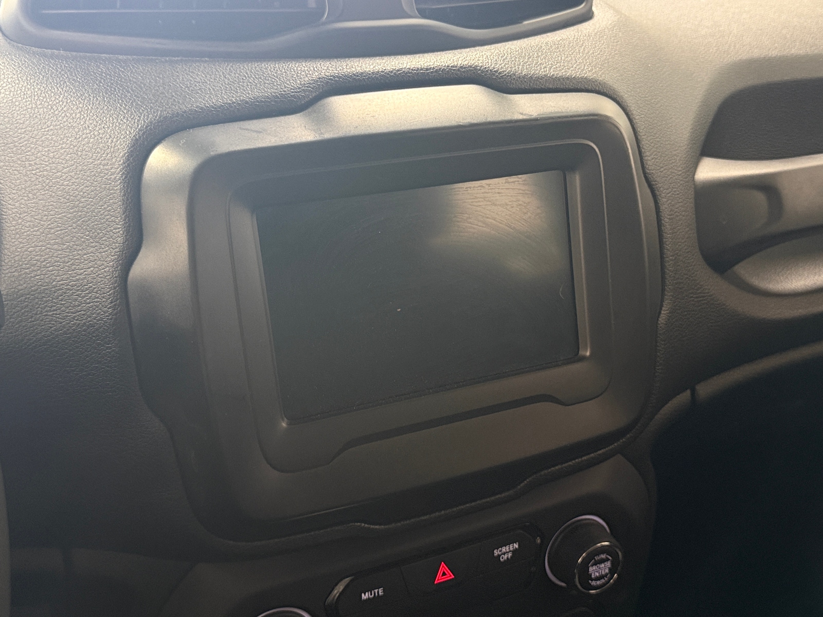 Thumbnail: 2020 Jeep Renegade - 4