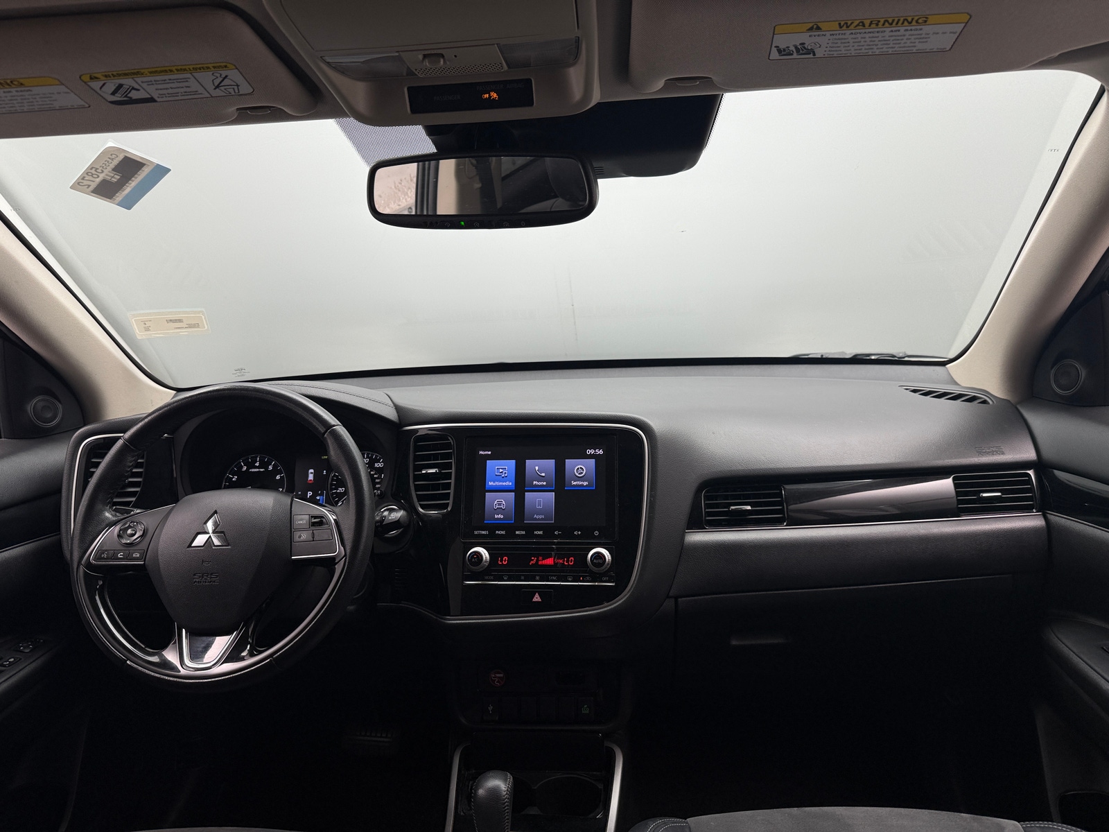 Thumbnail: 2020 Mitsubishi Outlander - 3