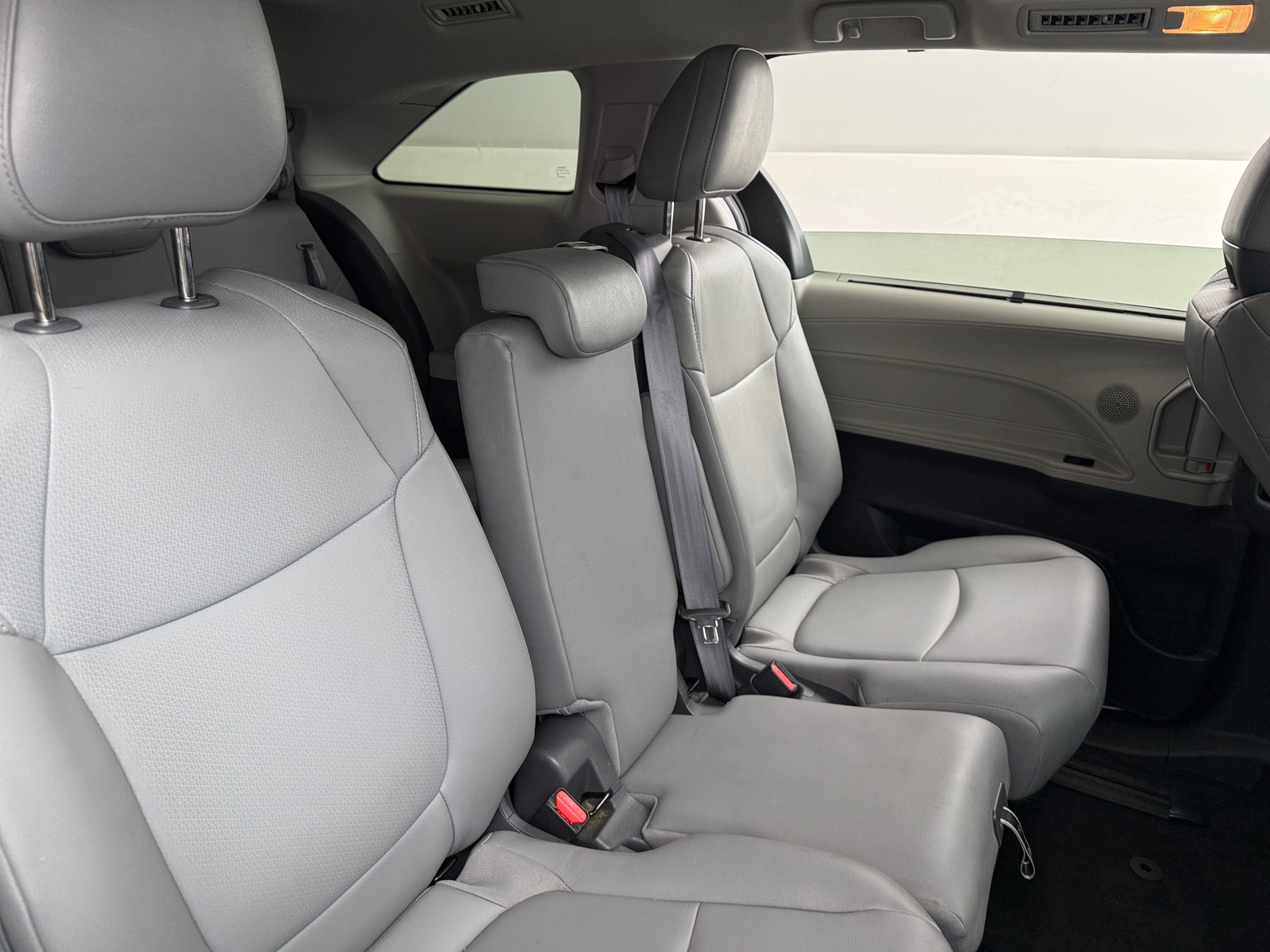 Thumbnail: 2021 Toyota Sienna - 5