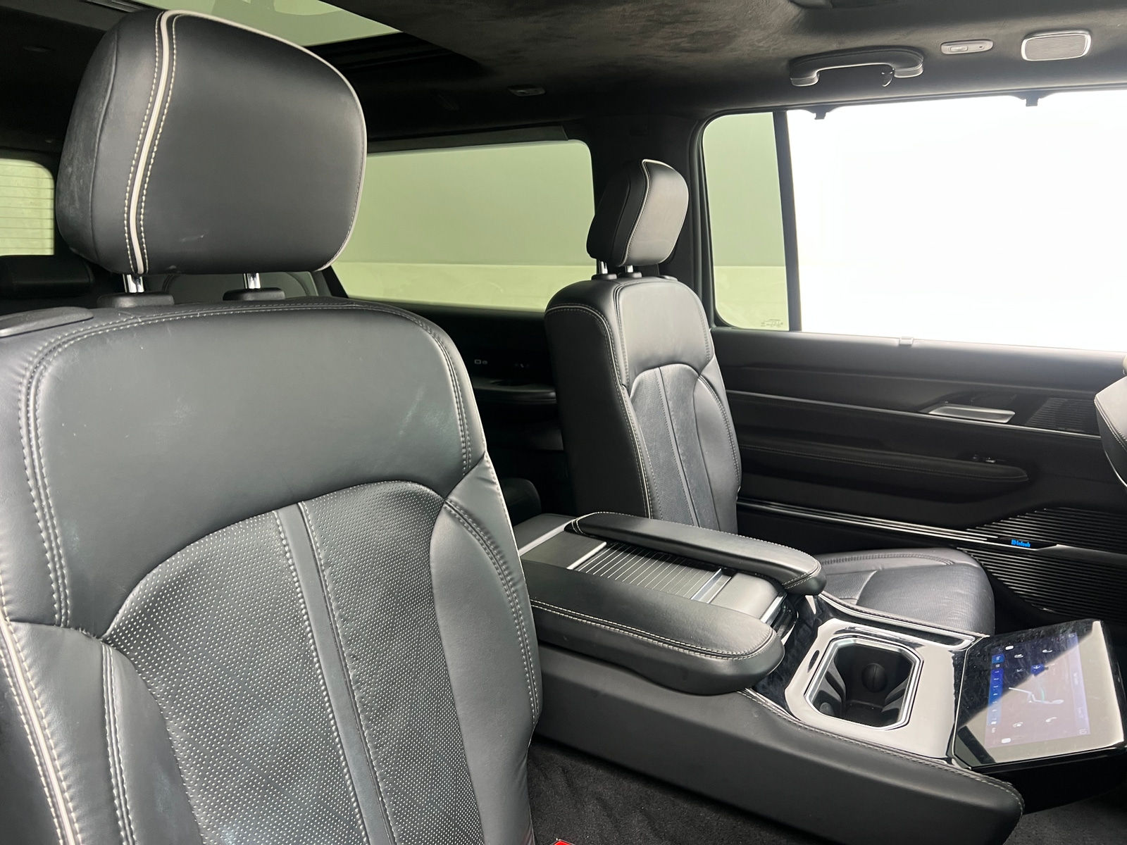 Thumbnail: 2024 Jeep Grand Wagoneer L - 5