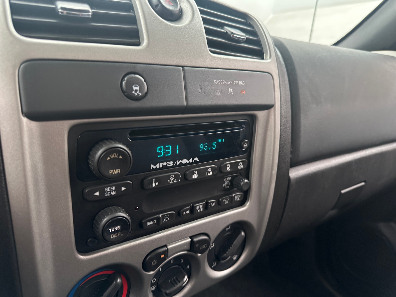 Thumbnail: 2011 Chevrolet Colorado - 4
