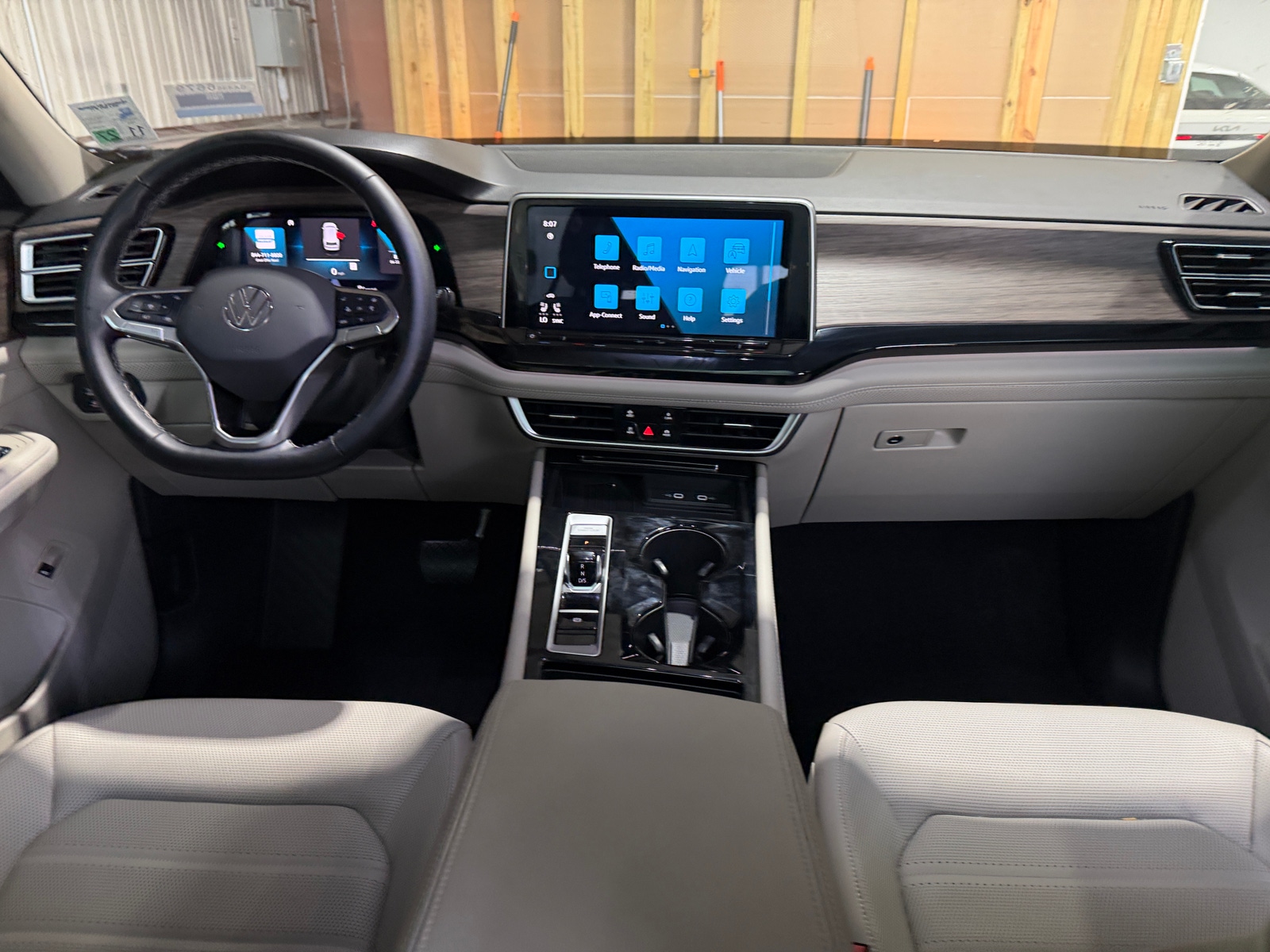 Thumbnail: 2025 Volkswagen Atlas - 2
