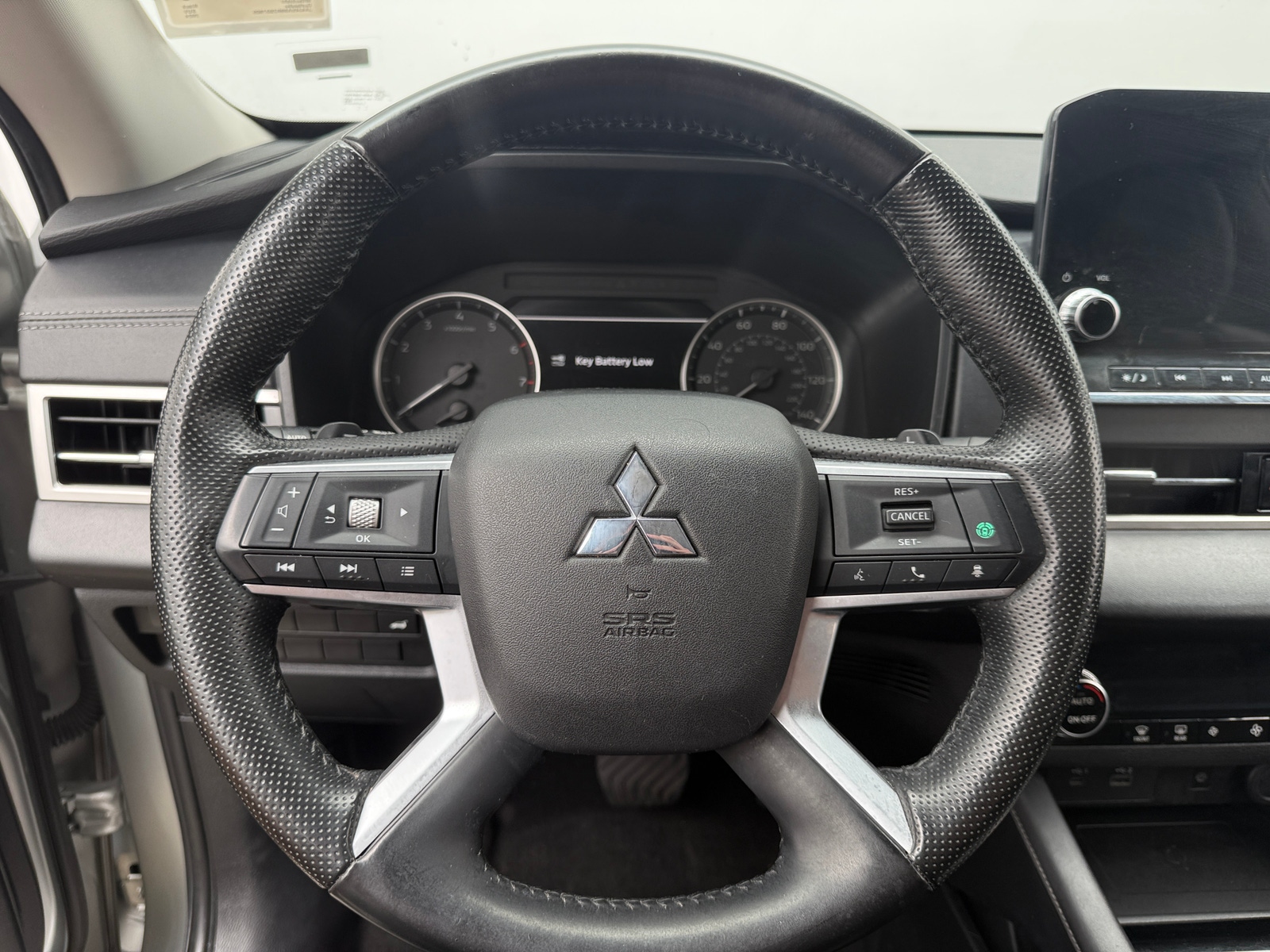 Thumbnail: 2024 Mitsubishi Outlander - 4