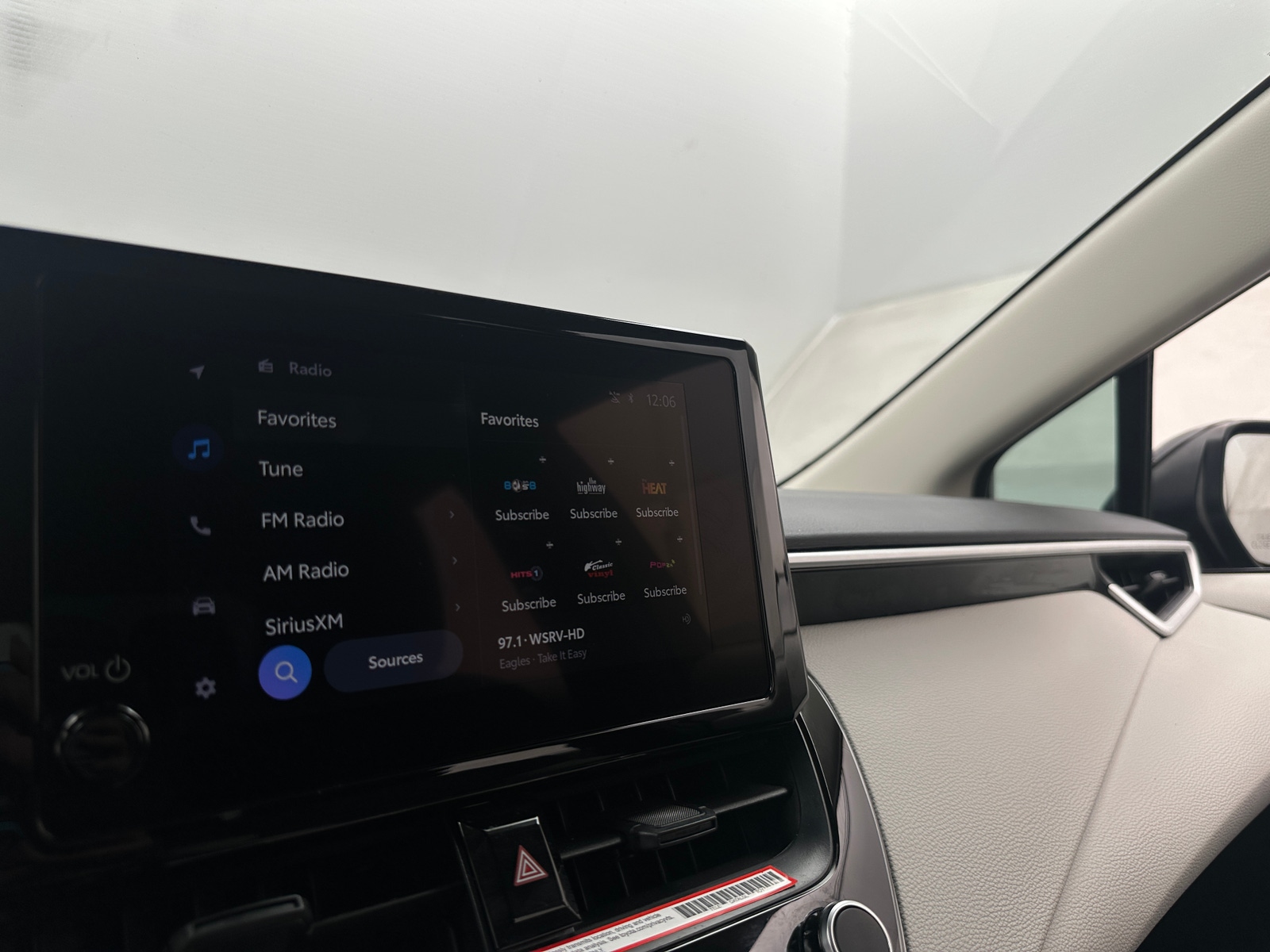Thumbnail: 2025 Toyota Corolla - 4