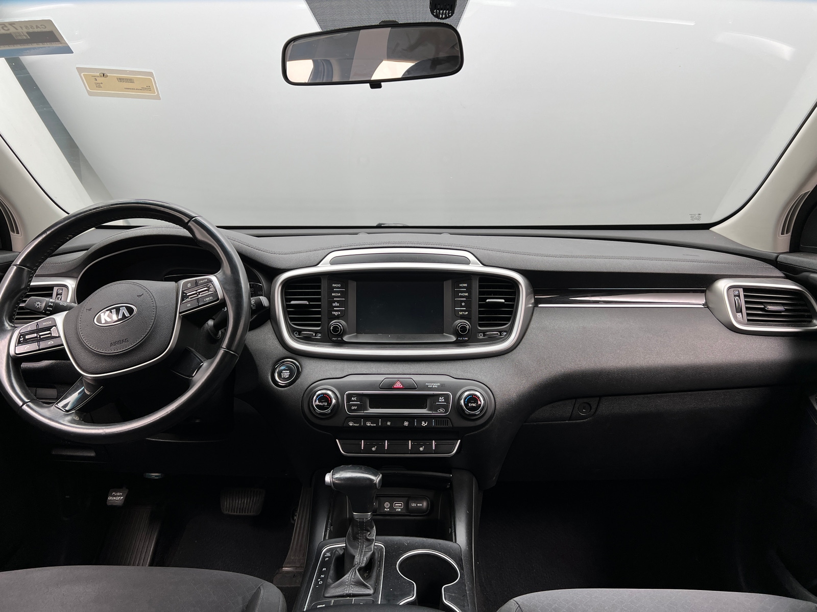 Thumbnail: 2020 Kia Sorento - 3