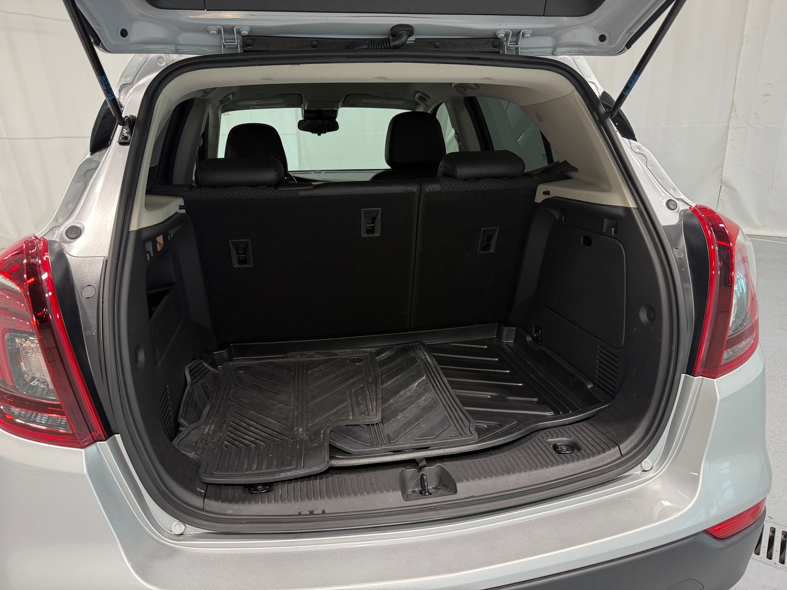 Thumbnail: 2022 Buick Encore - 6