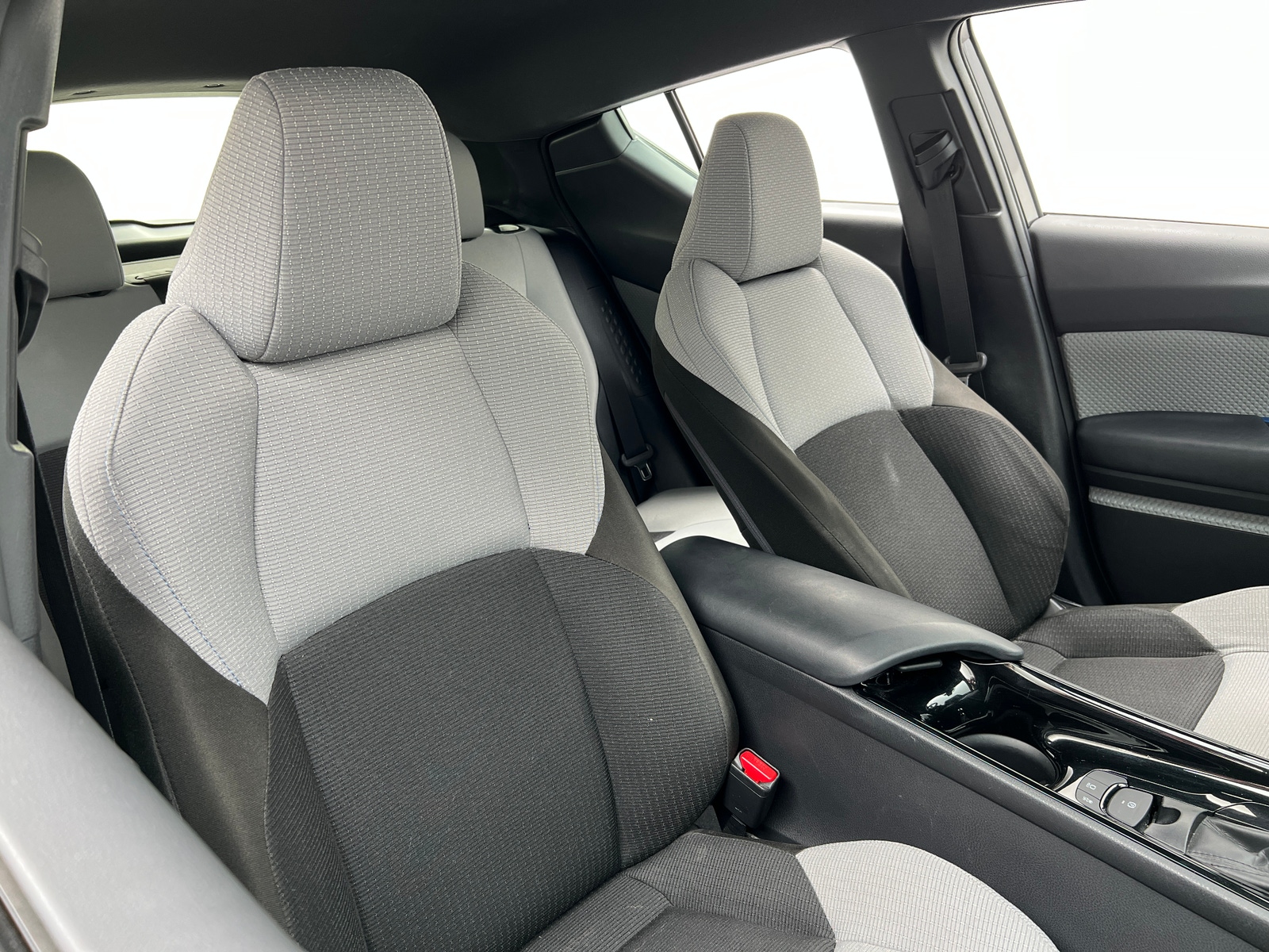 Thumbnail: 2019 Toyota C-HR - 2
