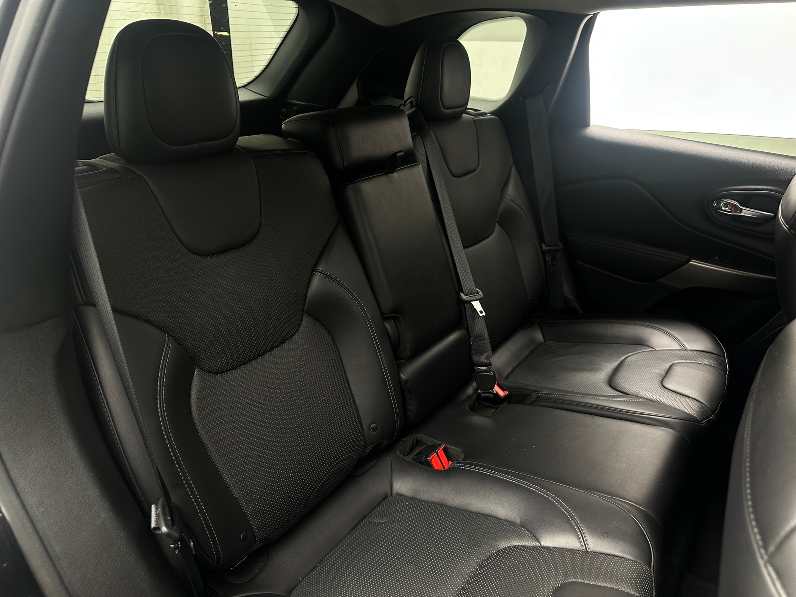 Thumbnail: 2019 Jeep Cherokee - 5