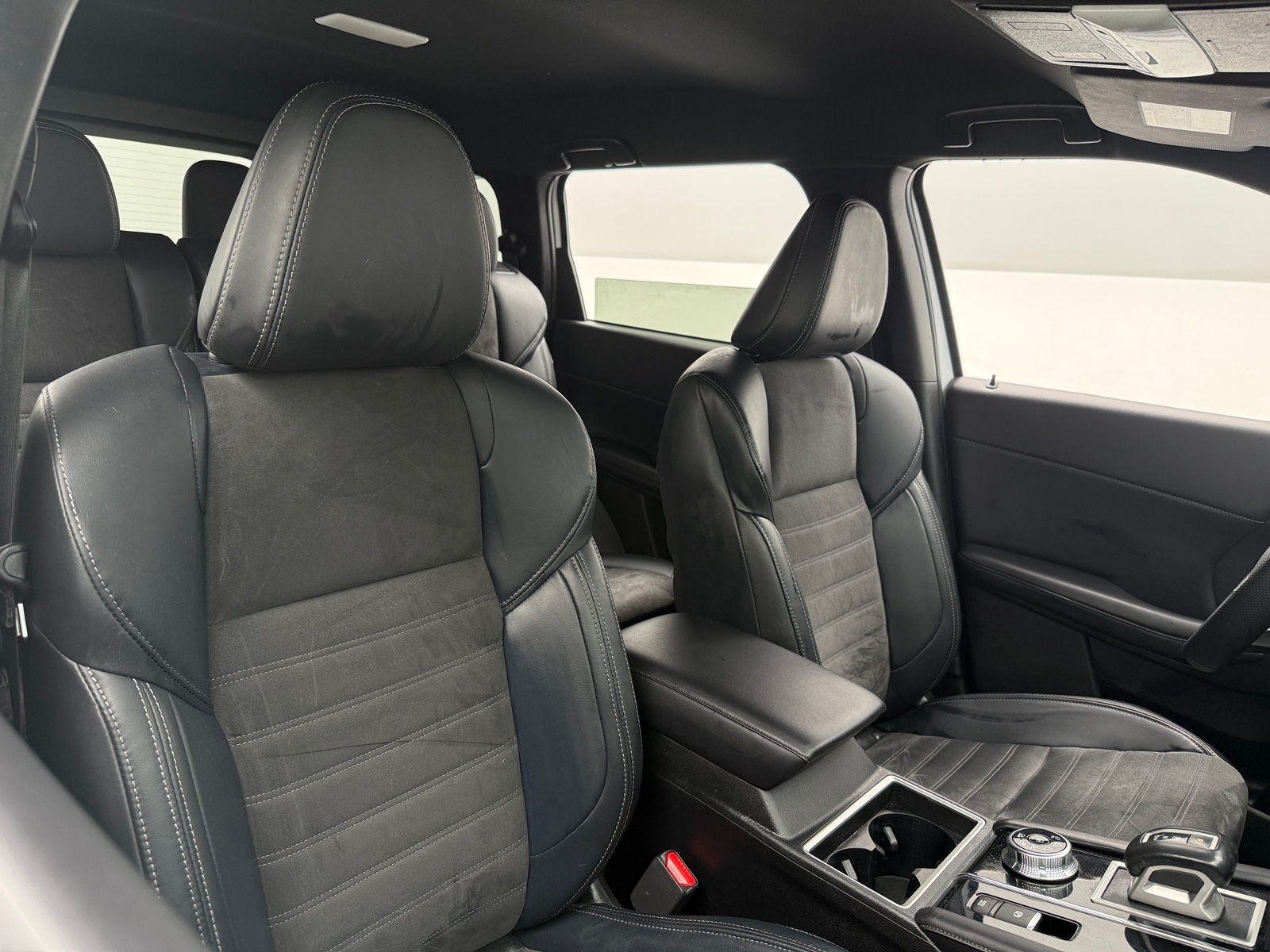 Thumbnail: 2024 Mitsubishi Outlander - 2